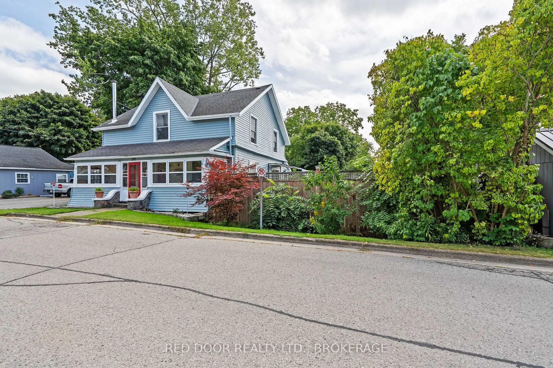 Photo 2 of 292 Hetty Street W, Central Elgin, Port Stanley — HOMEH