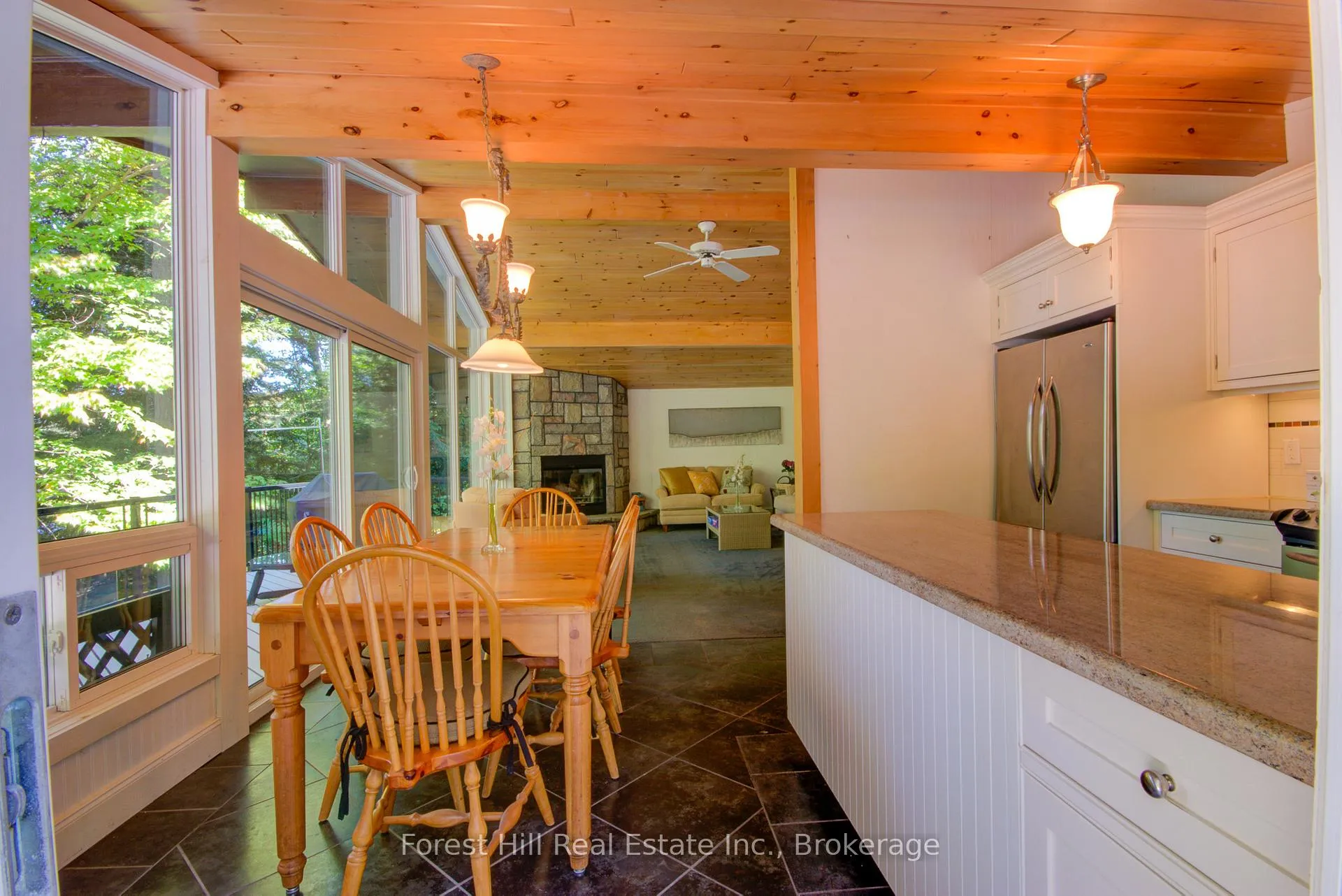 Photo 12 of 21 Lakeview Crescent, Seguin — HOMEH
