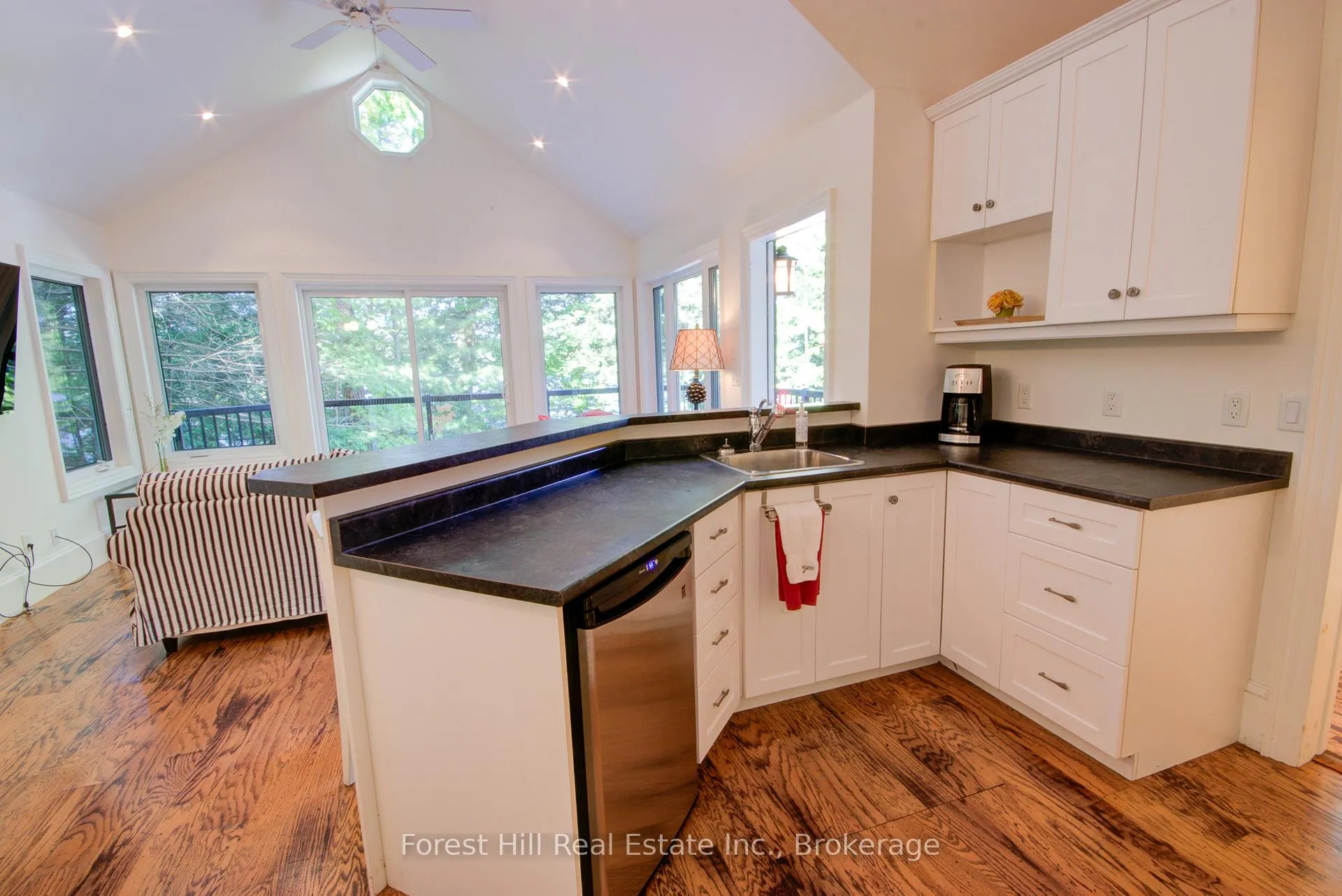 Photo 39 of 21 Lakeview Crescent, Seguin — HOMEH