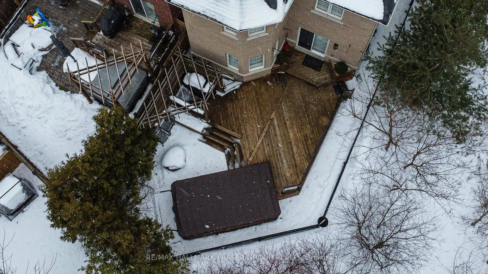 Photo 2 of 1562 Brandy Court, Pickering, Duffin Heights — HOMEH