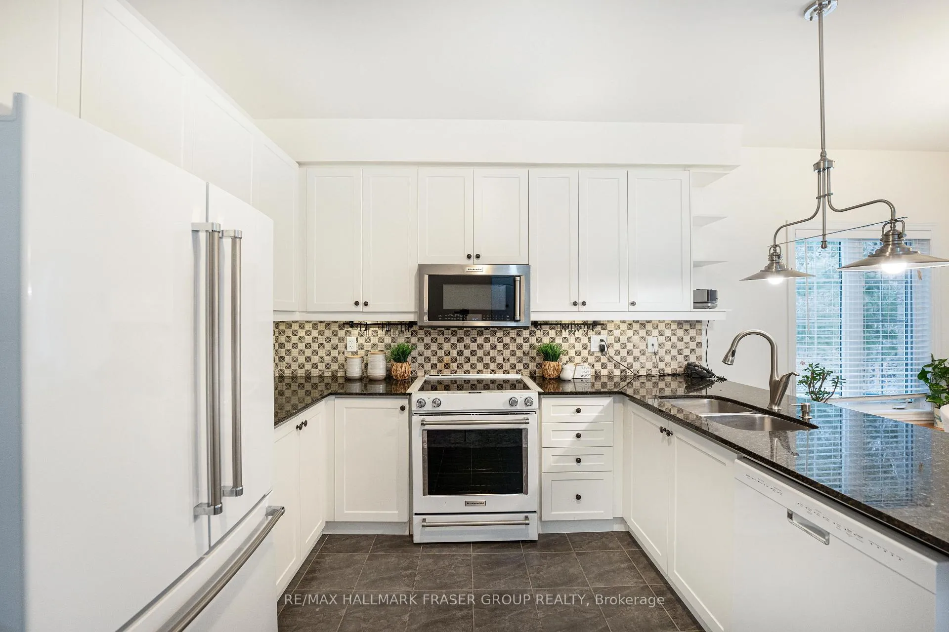 Photo 11 of 1562 Brandy Court, Pickering, Duffin Heights — HOMEH
