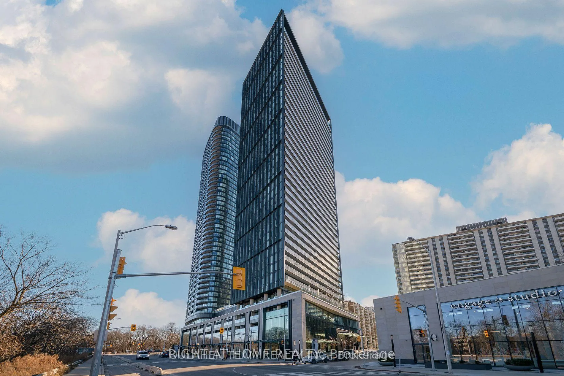 Front of Unit 419, 585 Bloor Street E