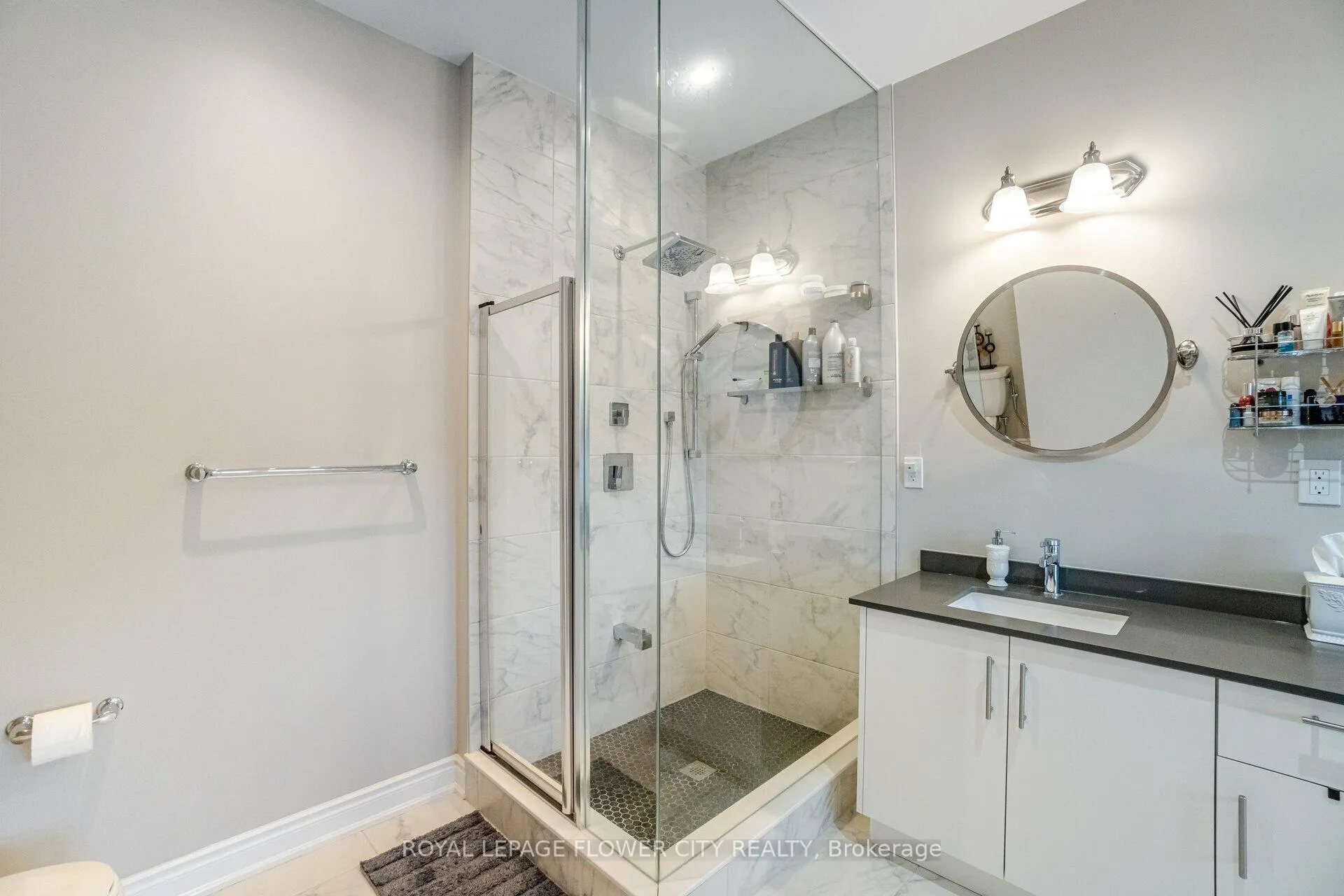 Photo 32 of 8 Ixworth Circle, Brampton, Bram West — HOMEH