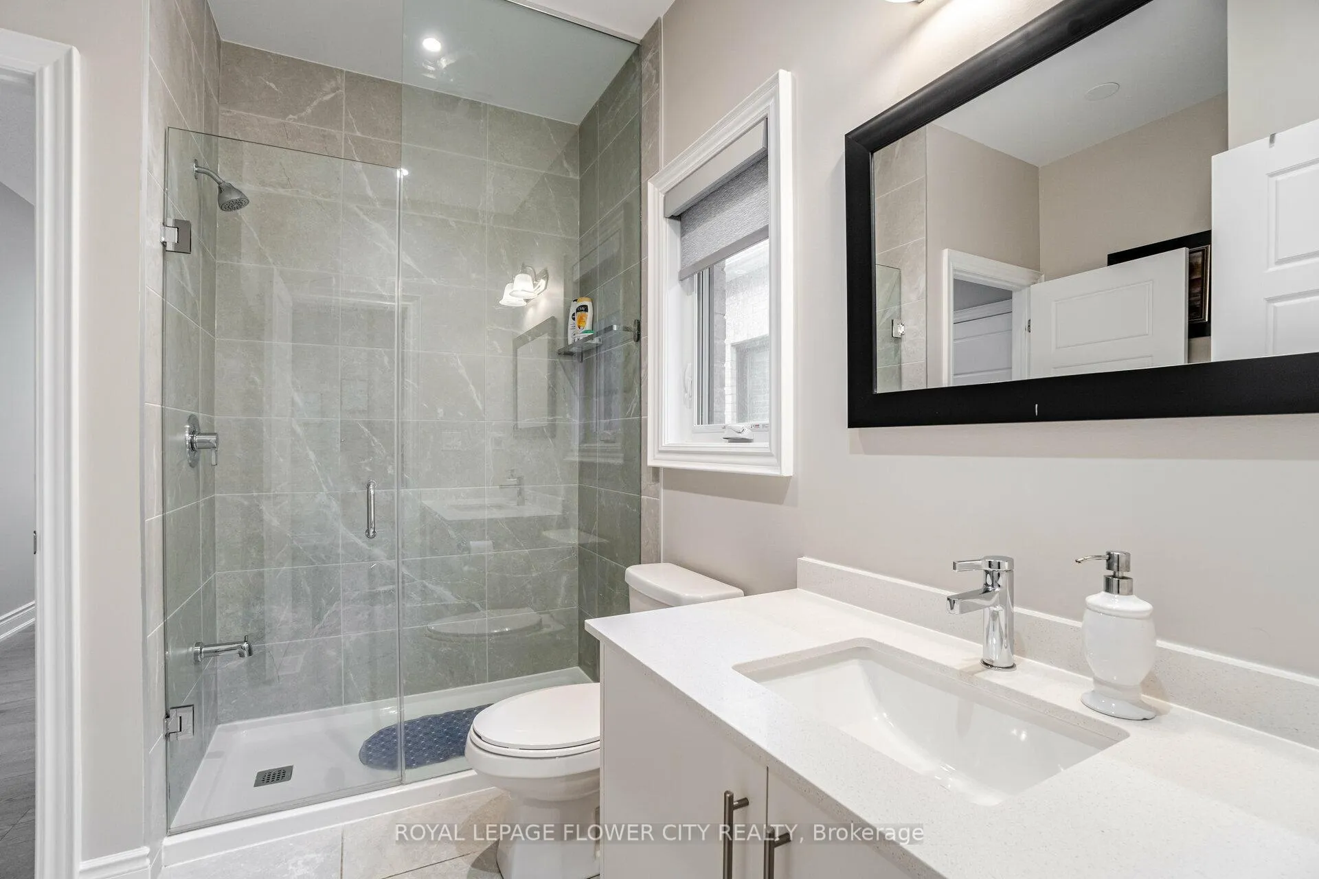 Photo 41 of 8 Ixworth Circle, Brampton, Bram West — HOMEH