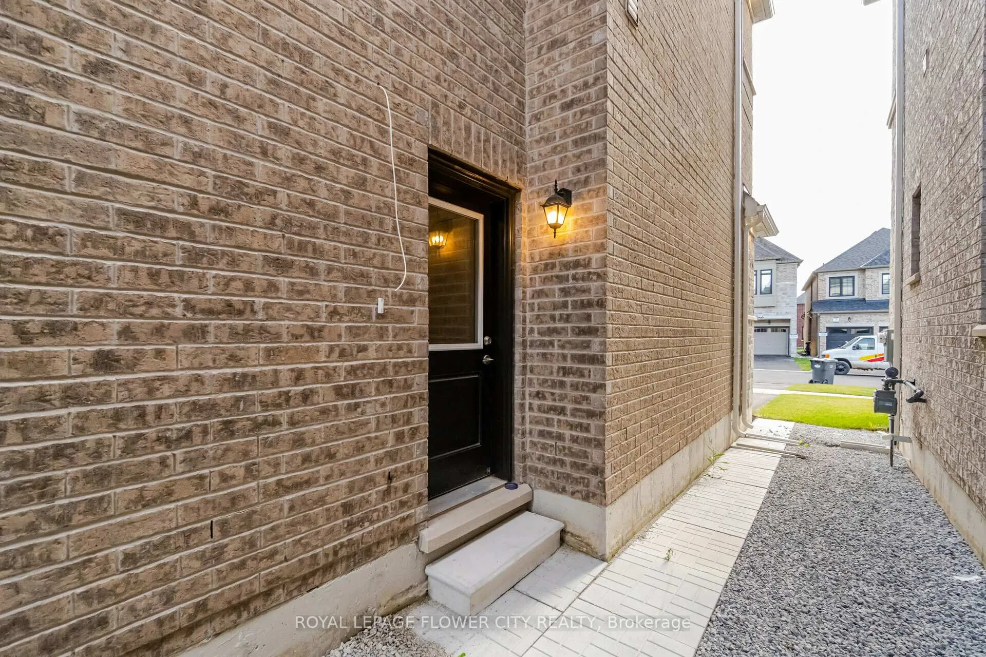 Photo 48 of 8 Ixworth Circle, Brampton, Bram West — HOMEH