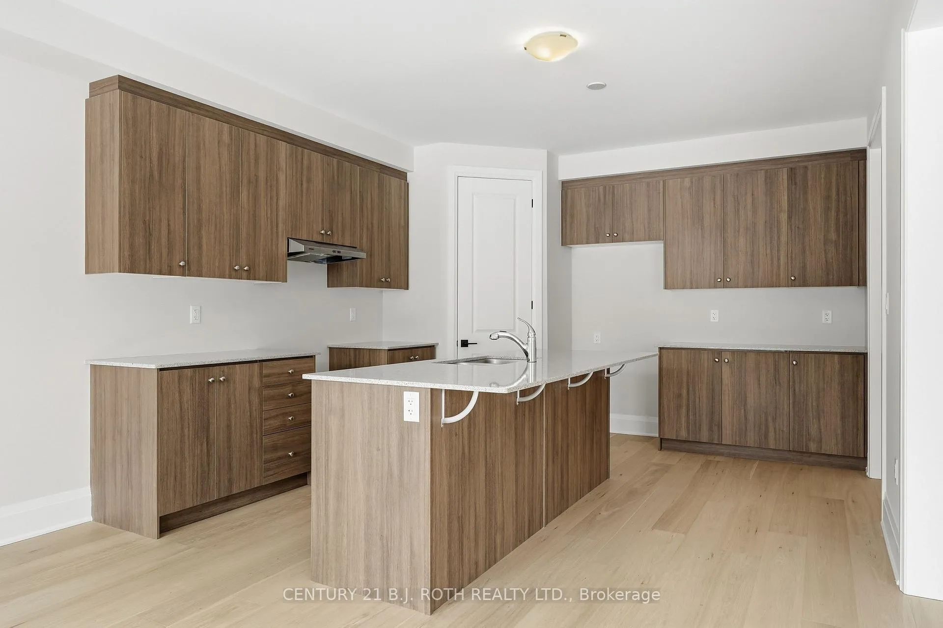 Photo 10 of 395 Reid Drive, Barrie, Rural Barrie Southwest — HOMEH
