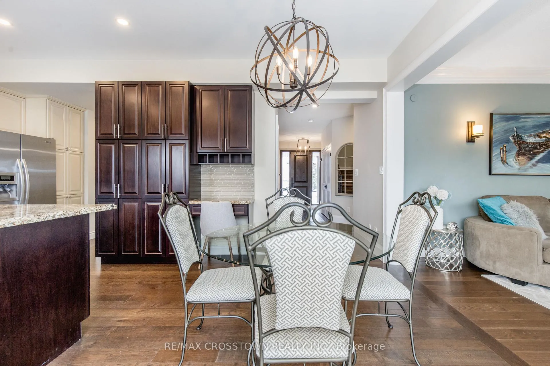 Photo 11 of 58 Versailles Crescent, Barrie, Innis-Shore — HOMEH
