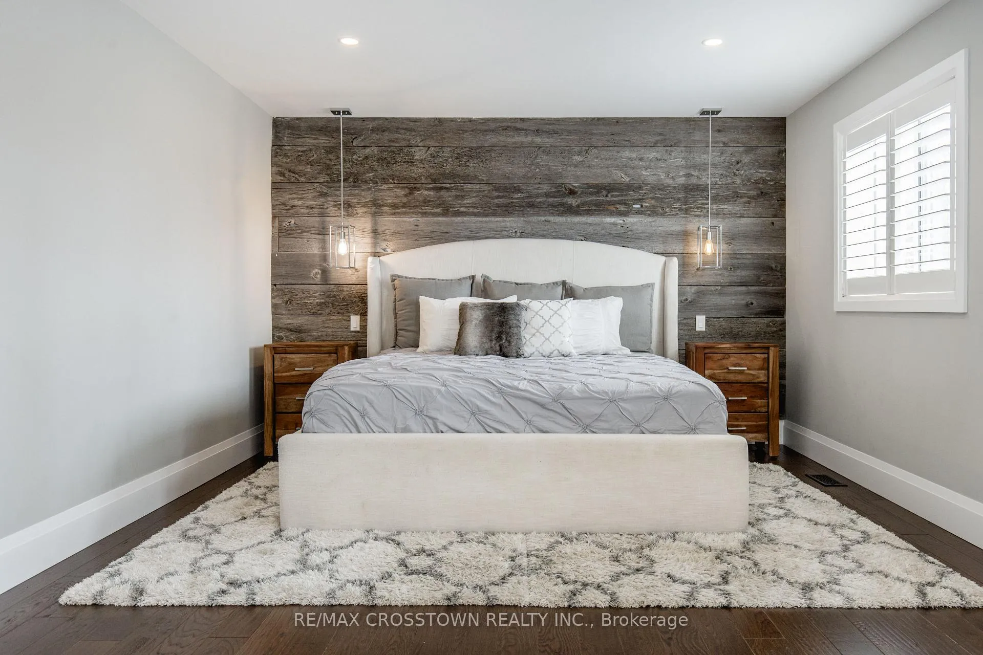 Photo 21 of 58 Versailles Crescent, Barrie, Innis-Shore — HOMEH