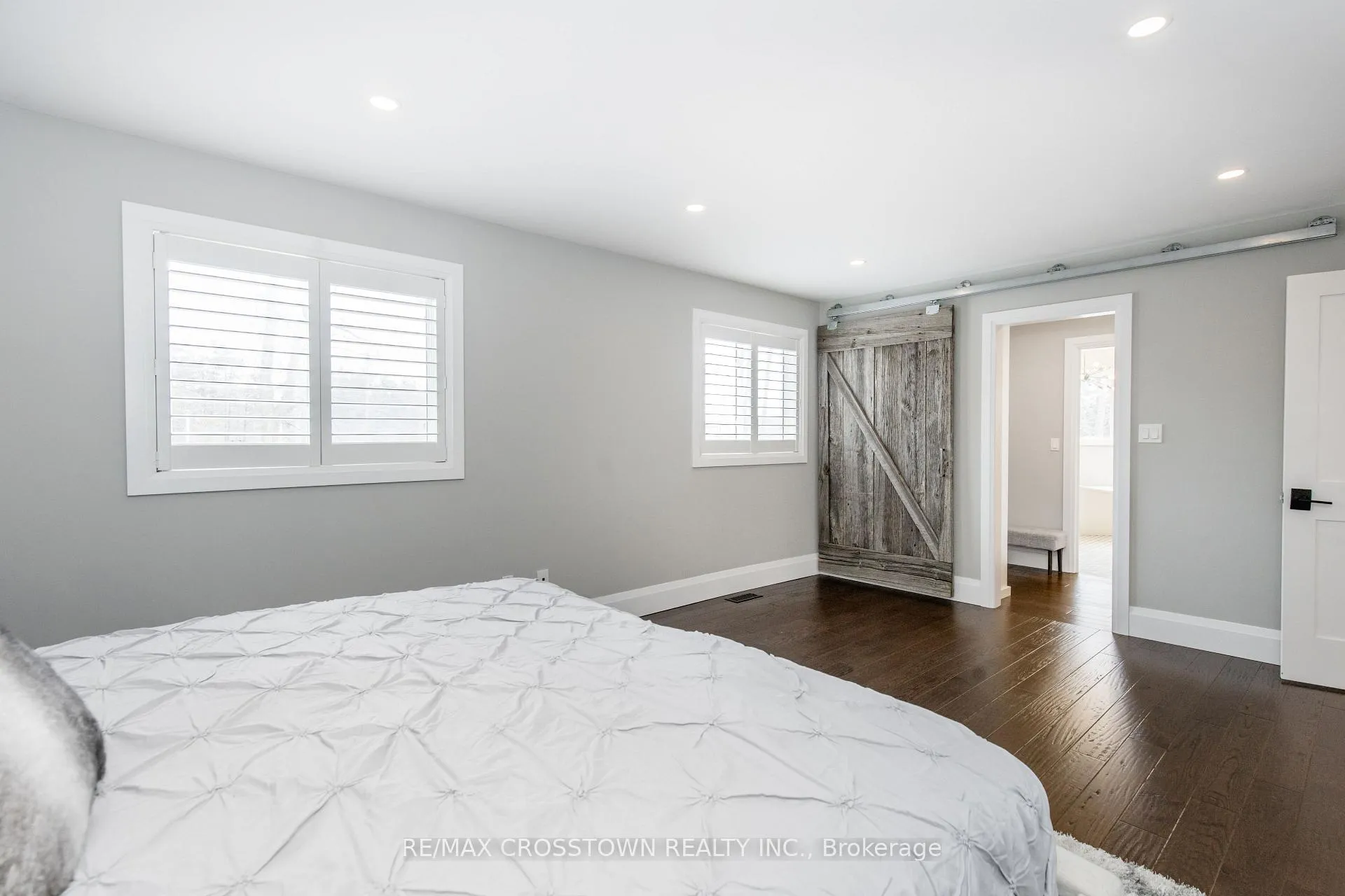 Photo 22 of 58 Versailles Crescent, Barrie, Innis-Shore — HOMEH