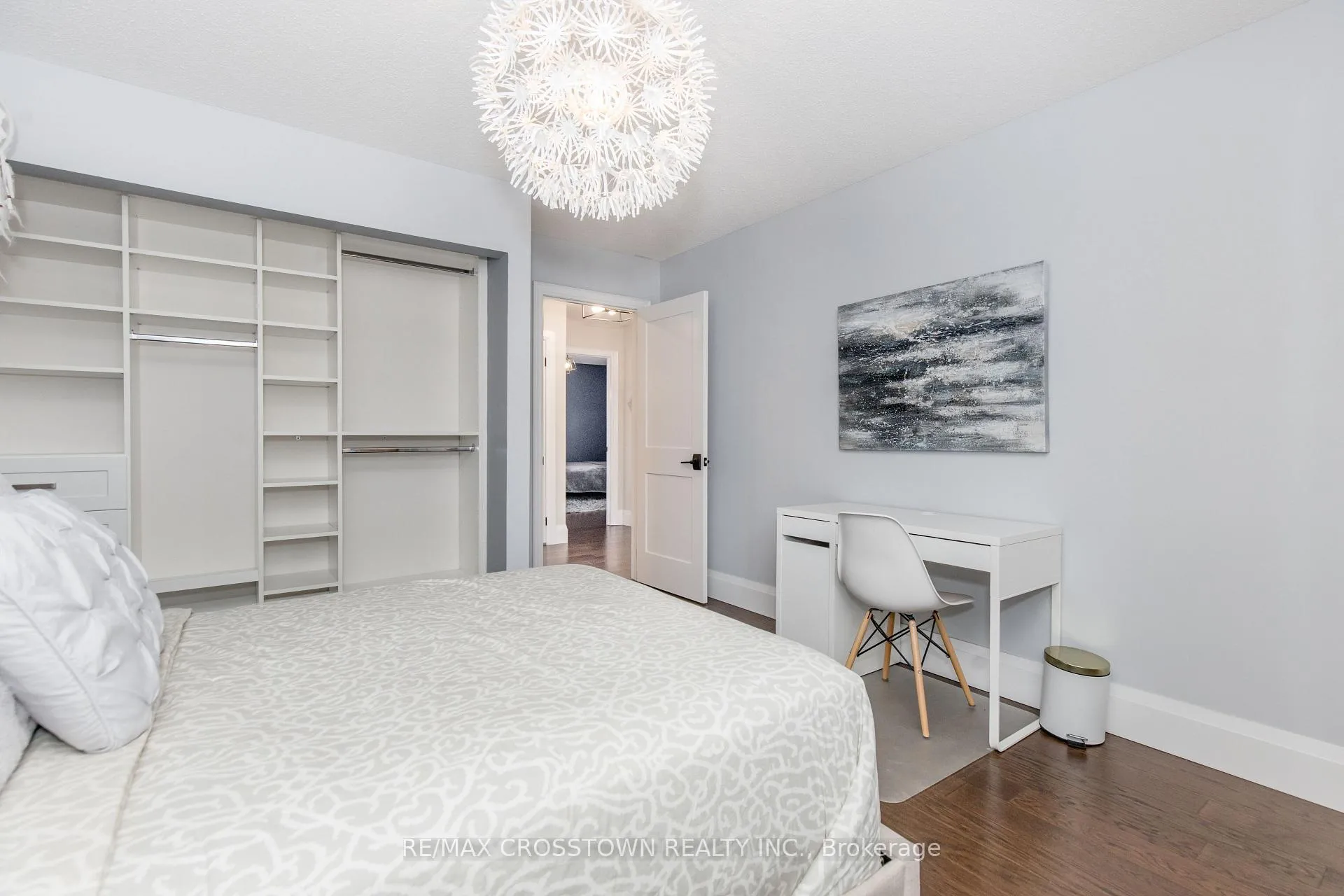 Photo 29 of 58 Versailles Crescent, Barrie, Innis-Shore — HOMEH