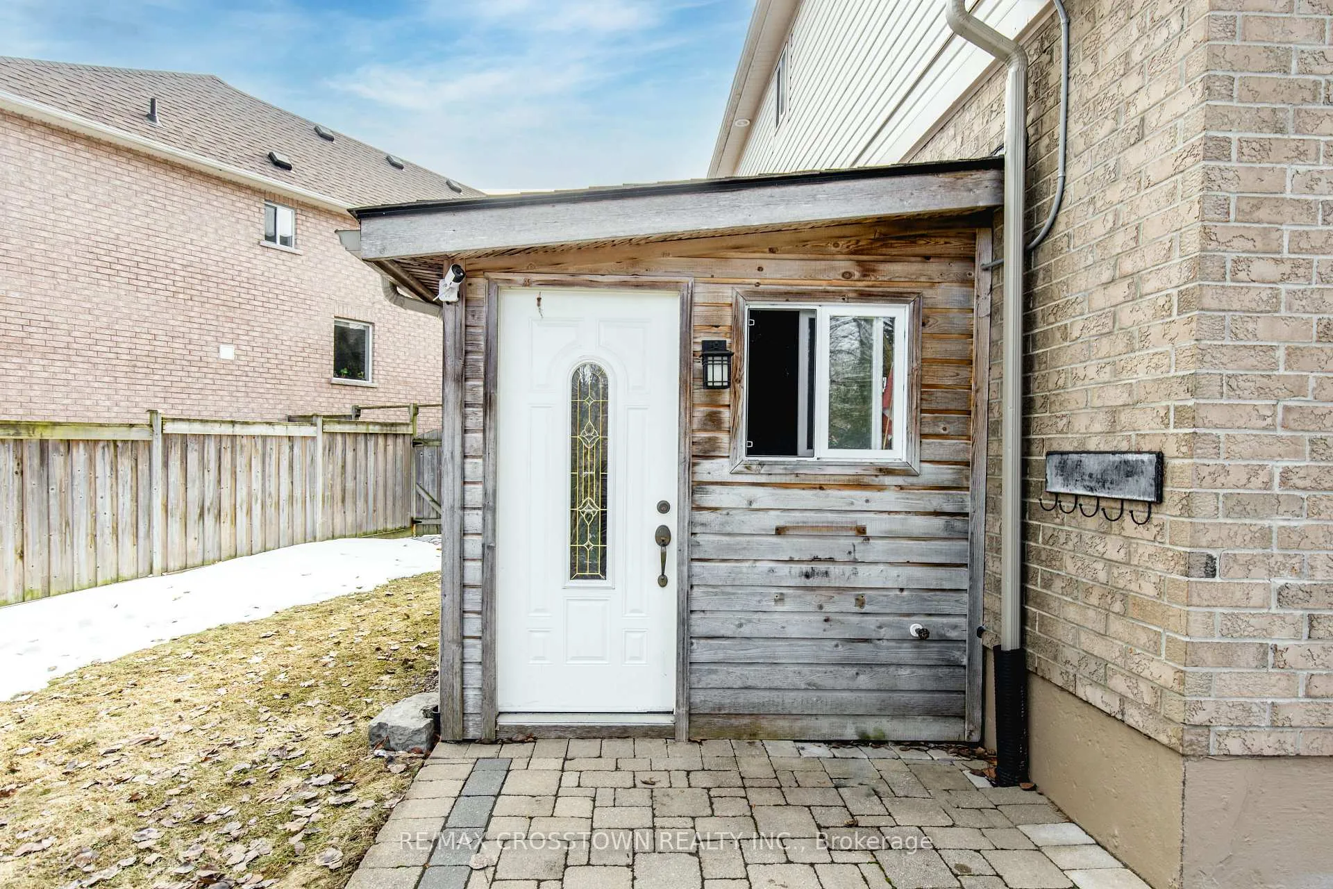 Photo 44 of 58 Versailles Crescent, Barrie, Innis-Shore — HOMEH