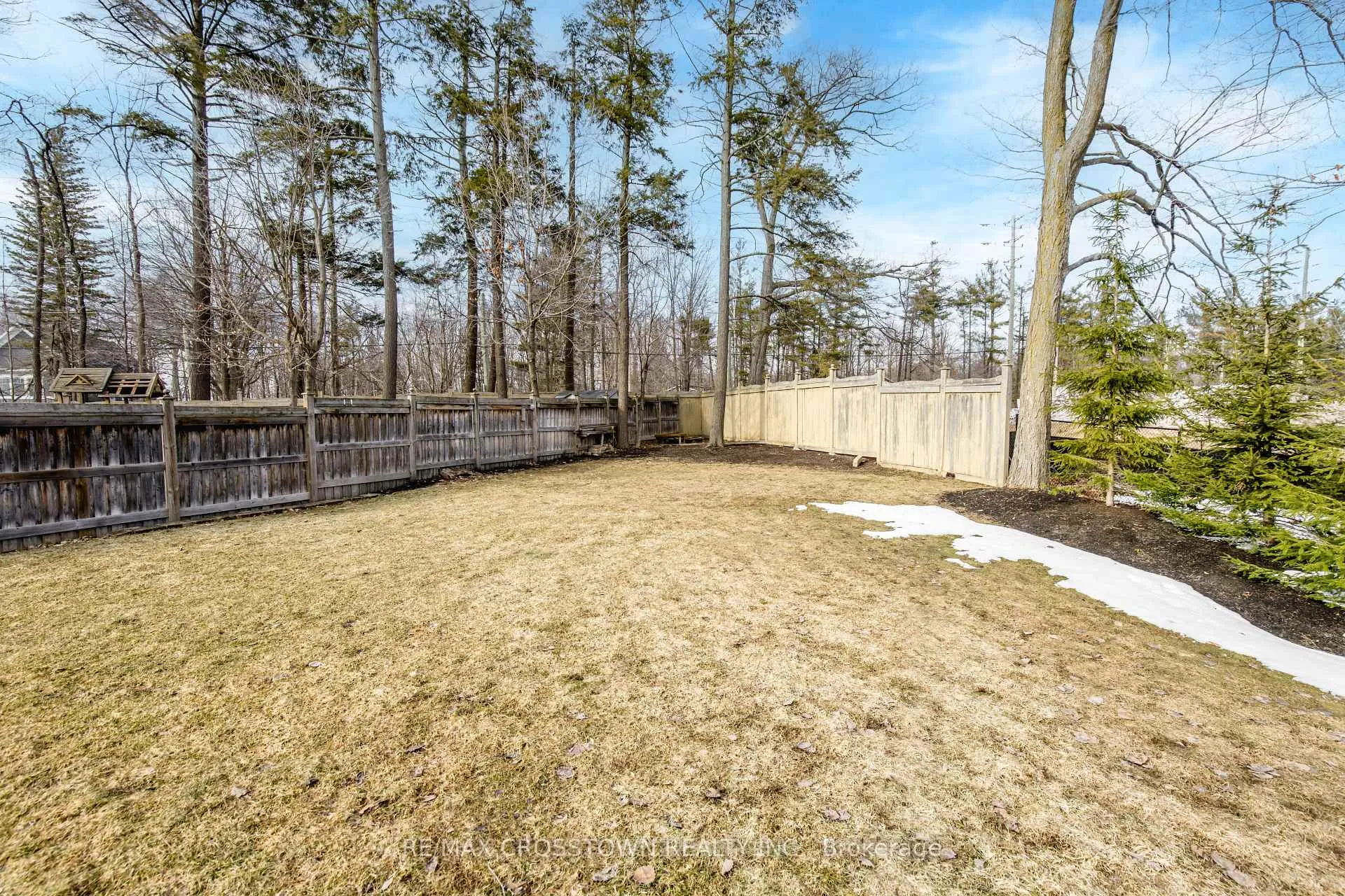 Photo 47 of 58 Versailles Crescent, Barrie, Innis-Shore — HOMEH