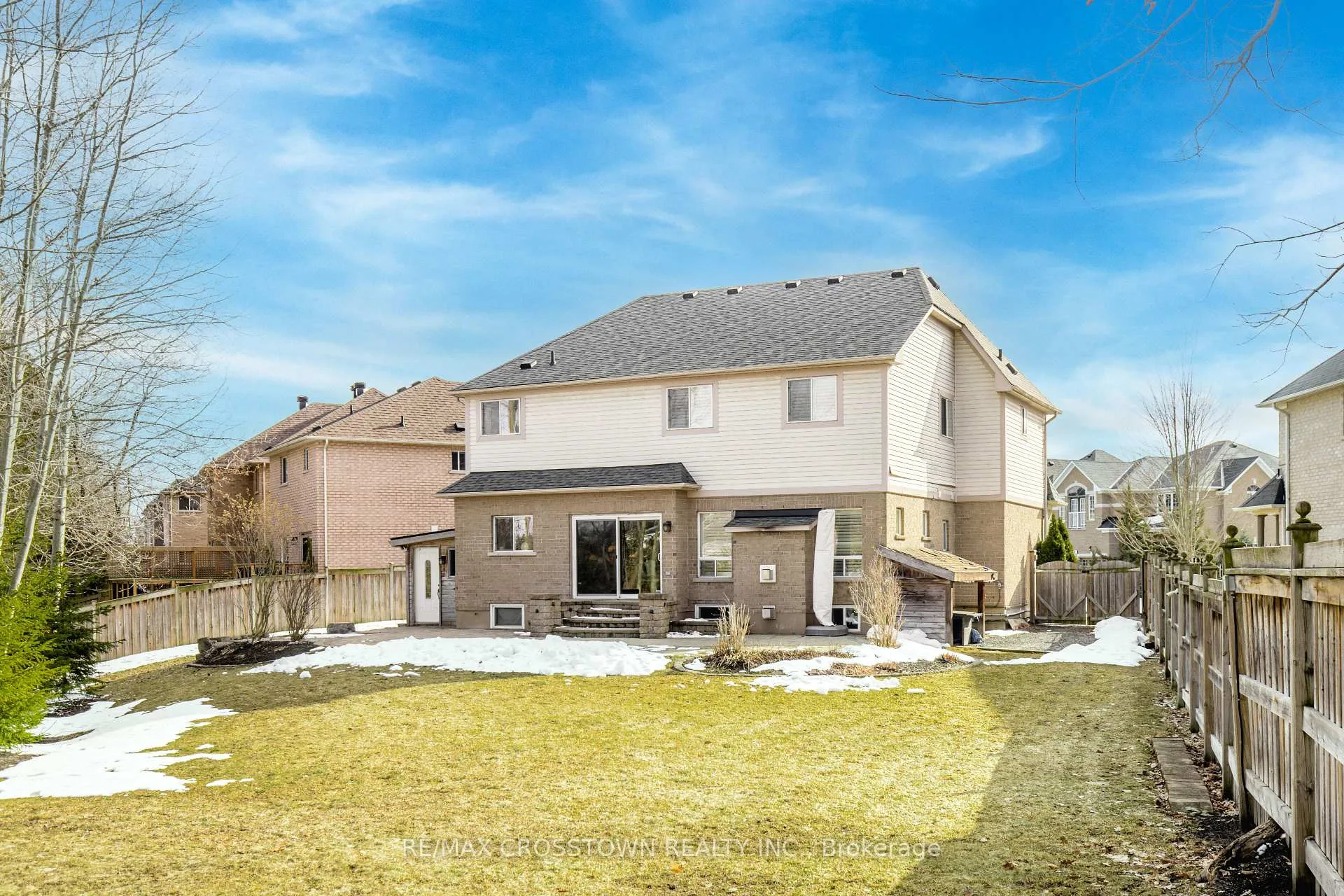 Photo 49 of 58 Versailles Crescent, Barrie, Innis-Shore — HOMEH