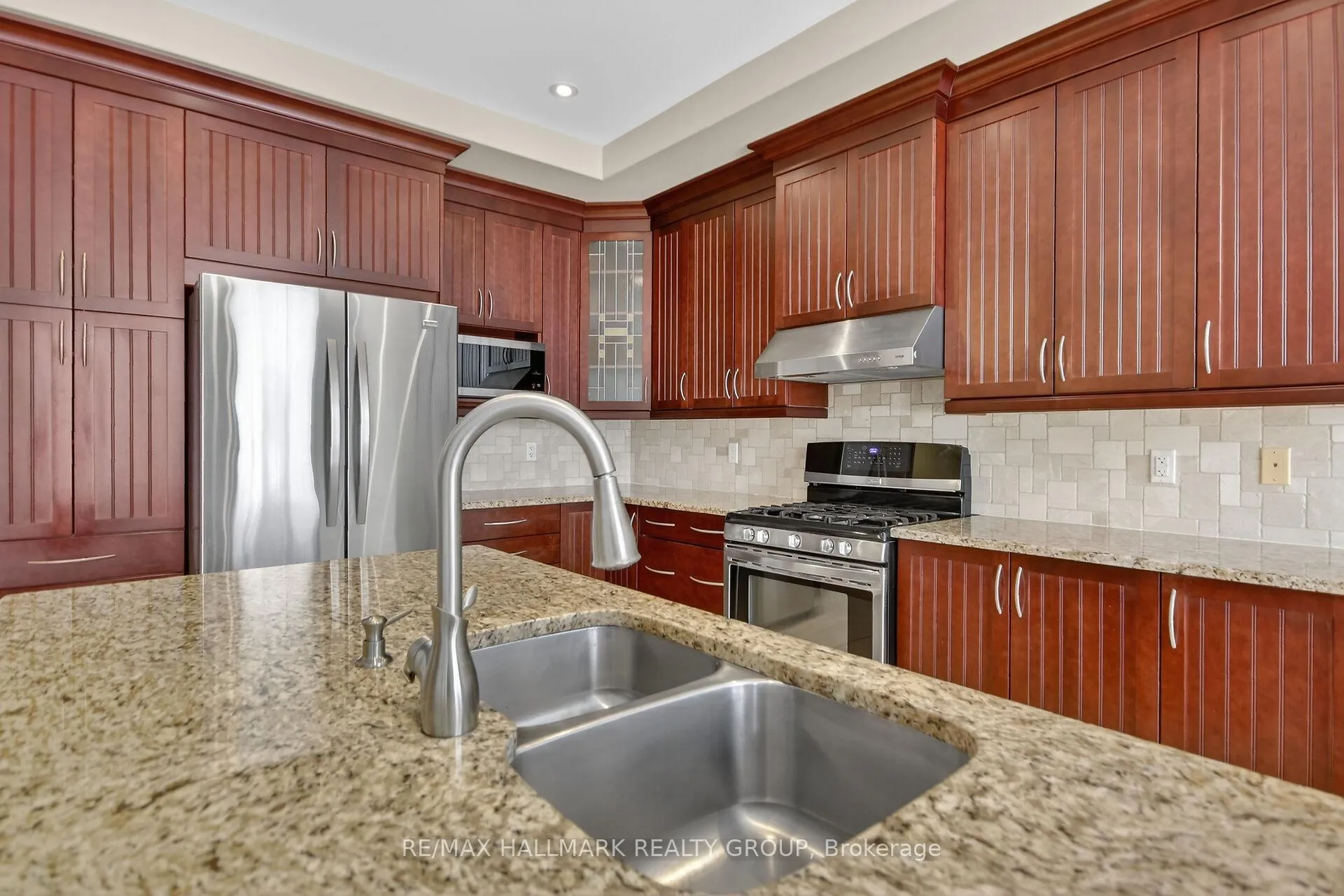 Photo 12 of 445 Landswood Way, Ottawa, Stittsville (South) — HOMEH