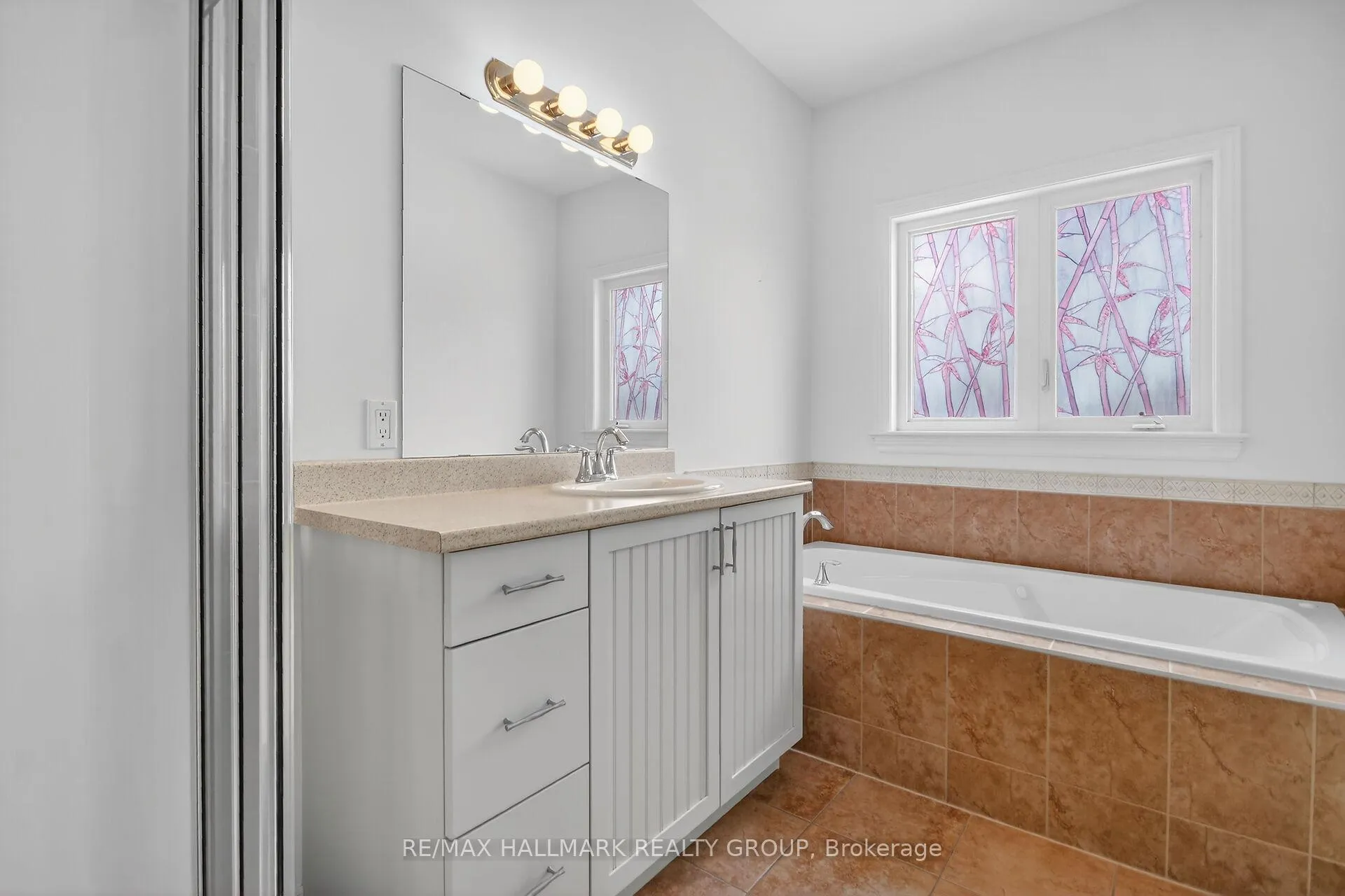 Photo 29 of 445 Landswood Way, Ottawa, Stittsville (South) — HOMEH