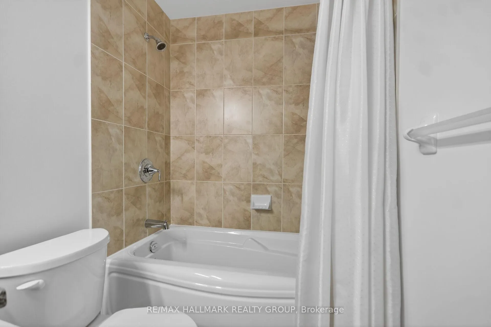 Photo 41 of 445 Landswood Way, Ottawa, Stittsville (South) — HOMEH
