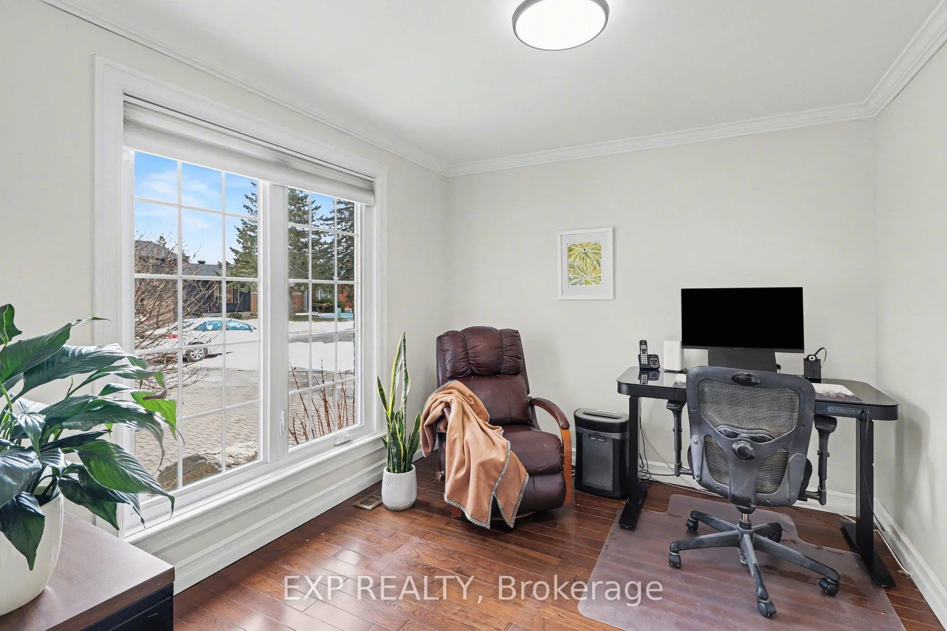 Photo 4 of 1528 Missyabit Drive, Ottawa, Bilberry Creek/Queenswood Heights — HOMEH