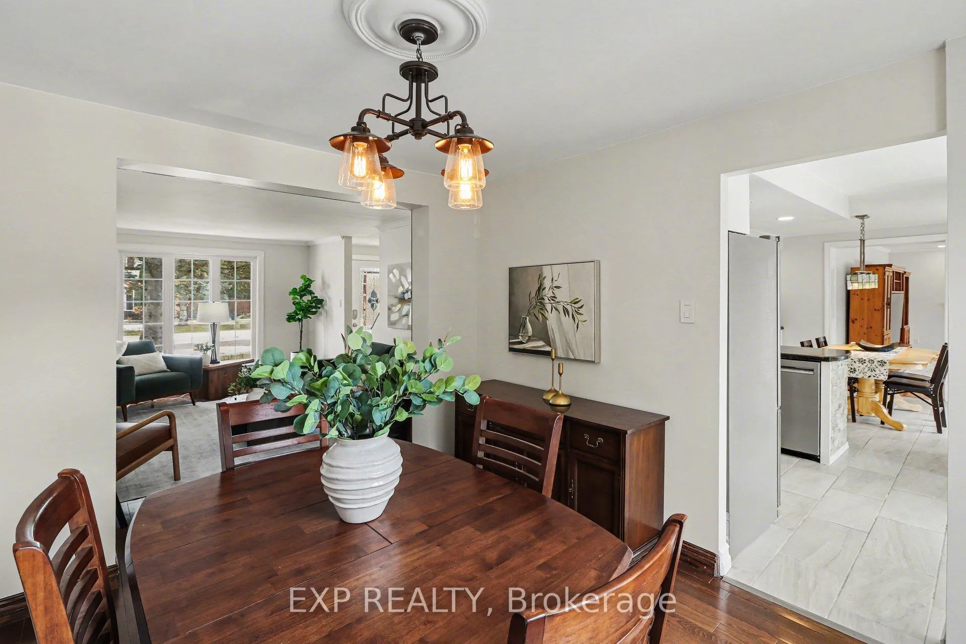 Photo 9 of 1528 Missyabit Drive, Ottawa, Bilberry Creek/Queenswood Heights — HOMEH
