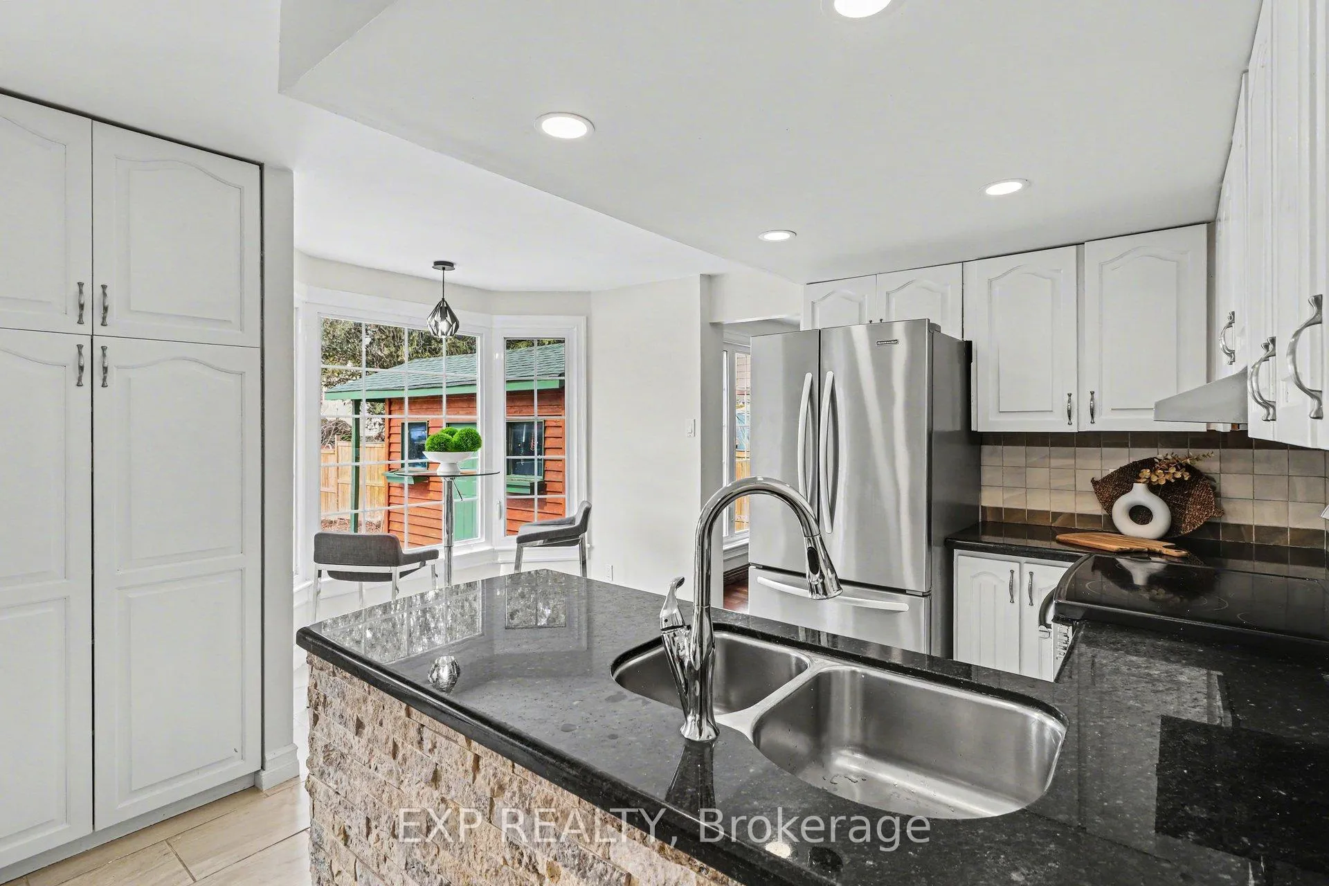 Photo 11 of 1528 Missyabit Drive, Ottawa, Bilberry Creek/Queenswood Heights — HOMEH