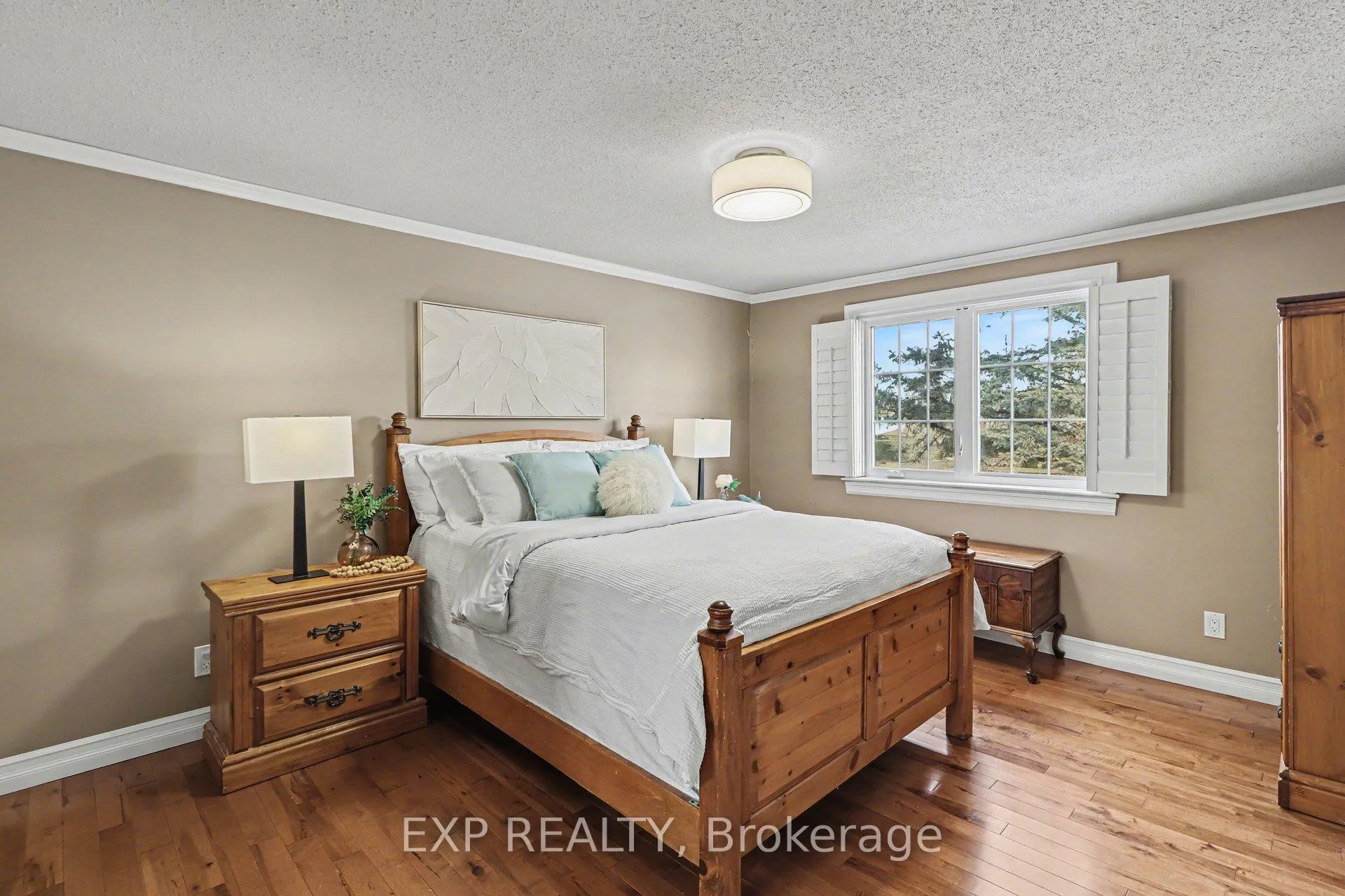 Photo 18 of 1528 Missyabit Drive, Ottawa, Bilberry Creek/Queenswood Heights — HOMEH