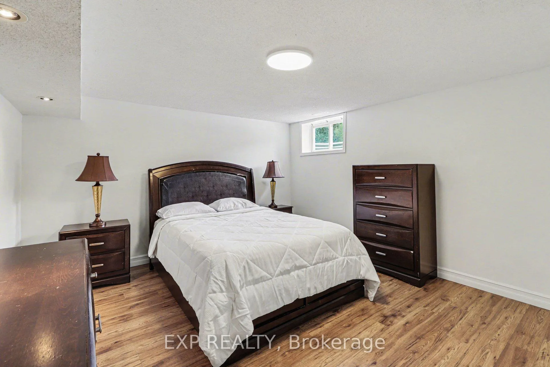 Photo 28 of 1528 Missyabit Drive, Ottawa, Bilberry Creek/Queenswood Heights — HOMEH