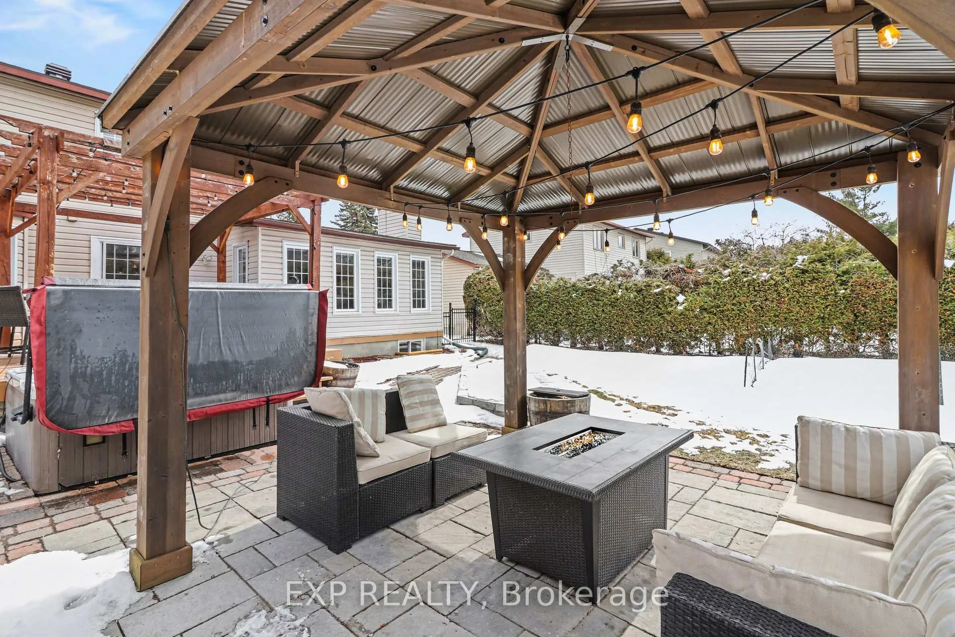 Photo 33 of 1528 Missyabit Drive, Ottawa, Bilberry Creek/Queenswood Heights — HOMEH