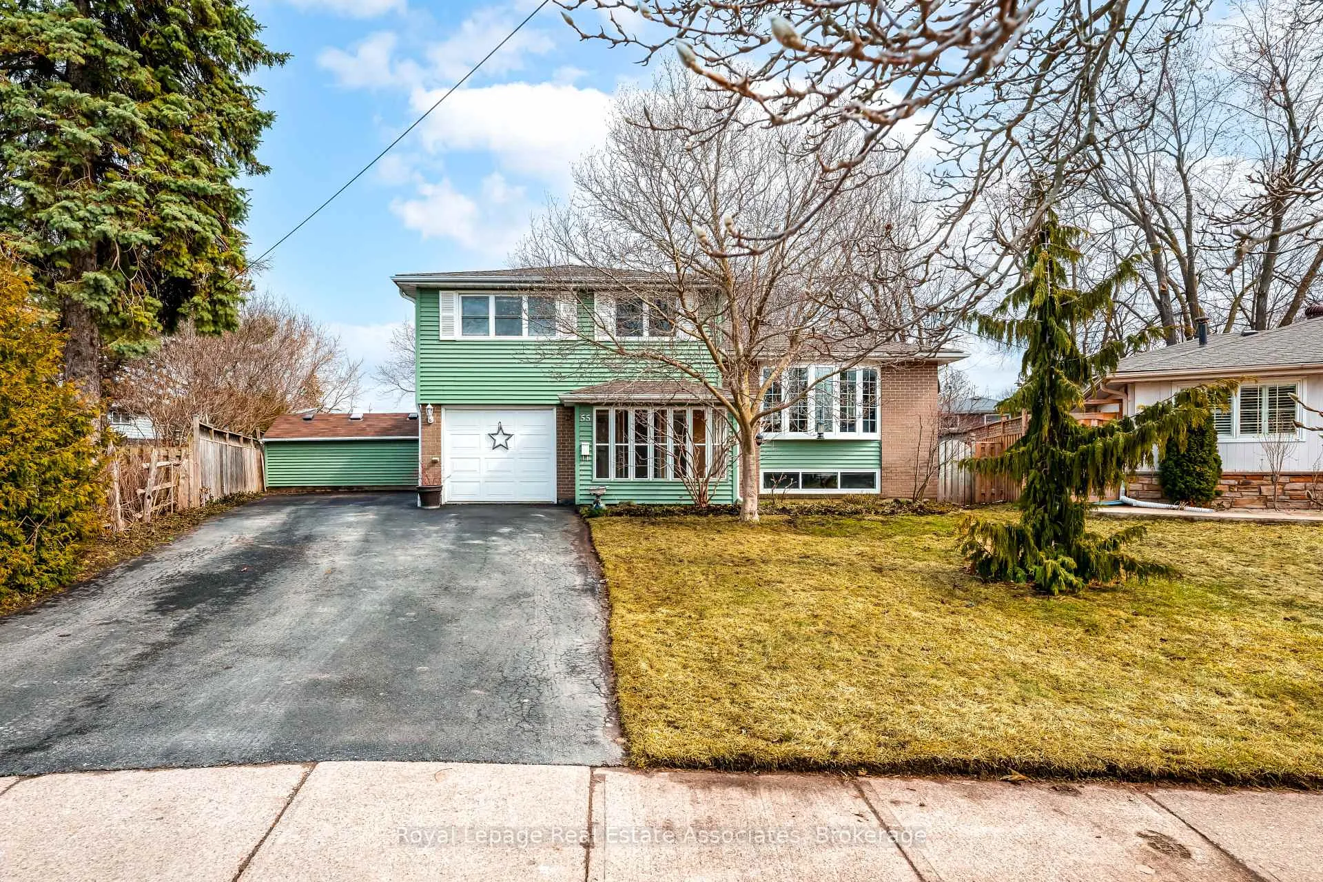Photo 1 of 55 Eleanor Crescent, Halton Hills, Georgetown — HOMEH