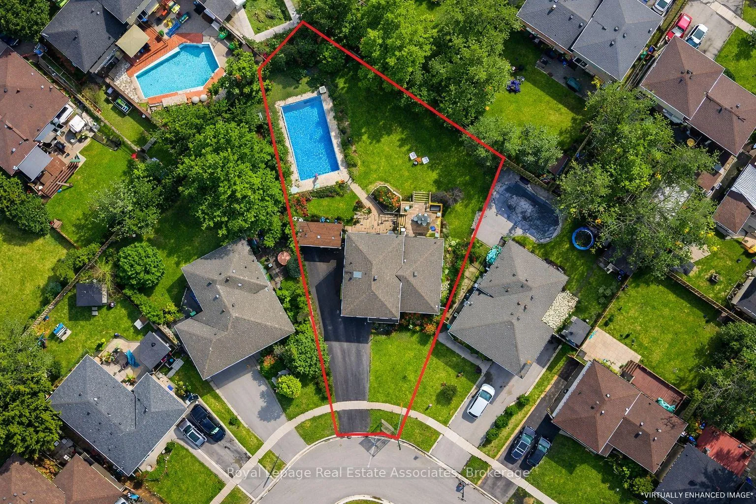 Photo 2 of 55 Eleanor Crescent, Halton Hills, Georgetown — HOMEH