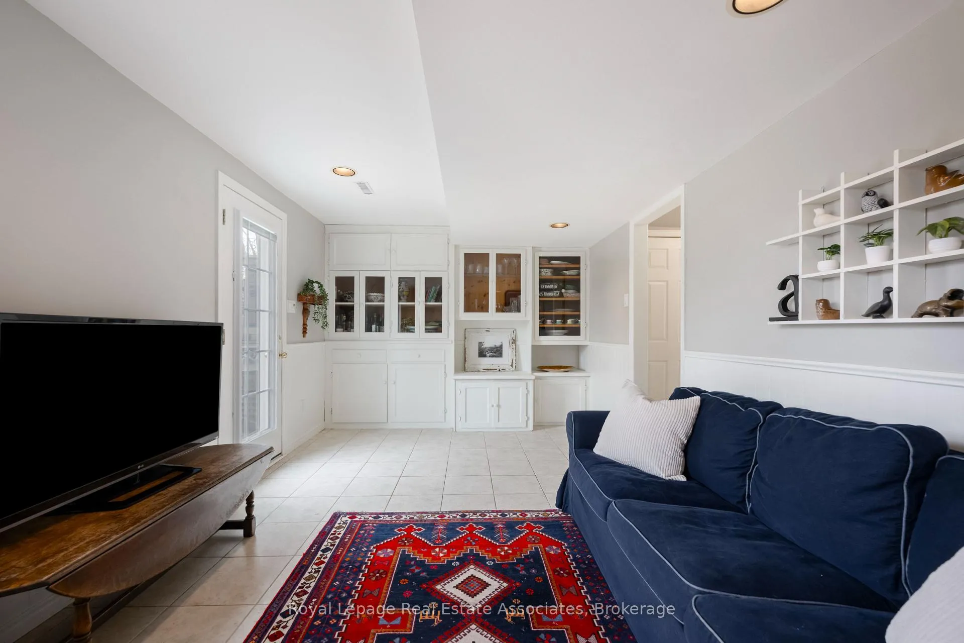 Photo 9 of 55 Eleanor Crescent, Halton Hills, Georgetown — HOMEH
