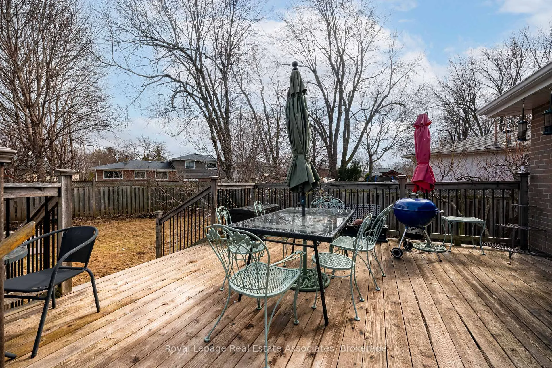 Photo 19 of 55 Eleanor Crescent, Halton Hills, Georgetown — HOMEH