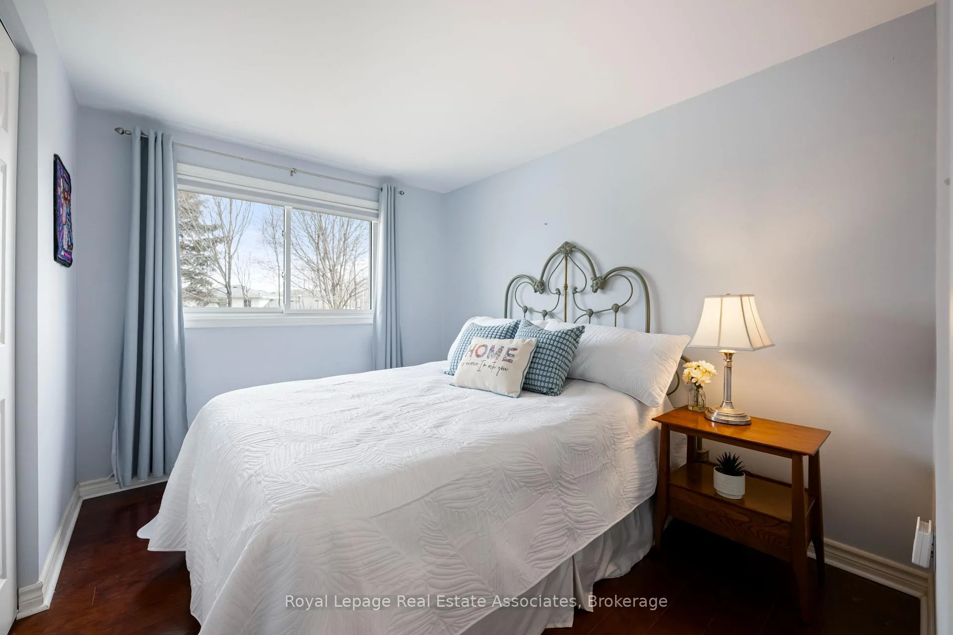 Photo 25 of 55 Eleanor Crescent, Halton Hills, Georgetown — HOMEH