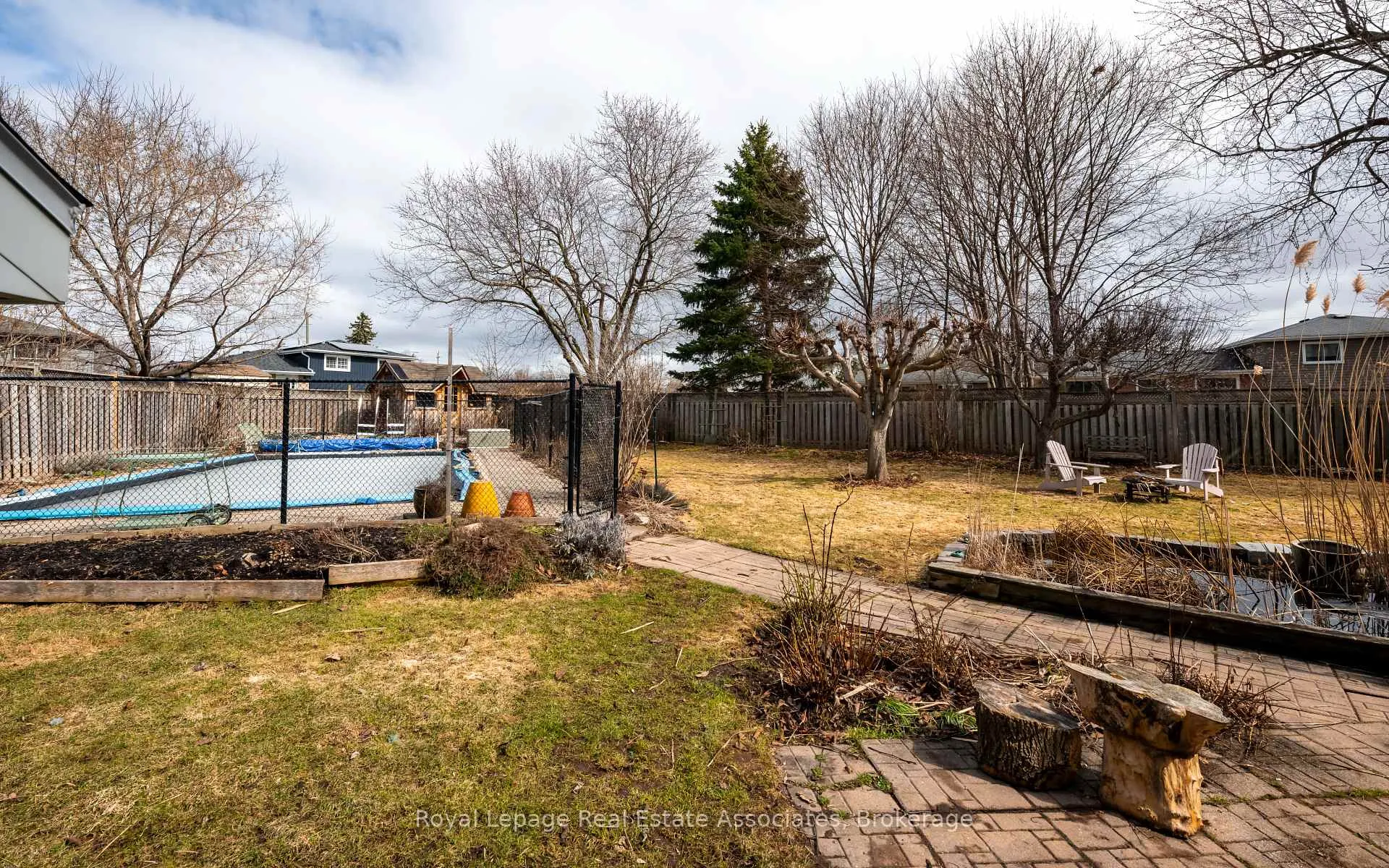 Photo 38 of 55 Eleanor Crescent, Halton Hills, Georgetown — HOMEH