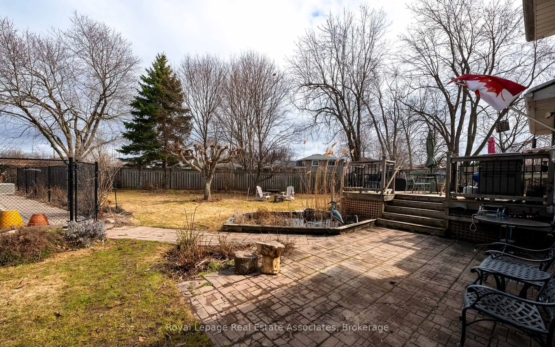 Photo 39 of 55 Eleanor Crescent, Halton Hills, Georgetown — HOMEH