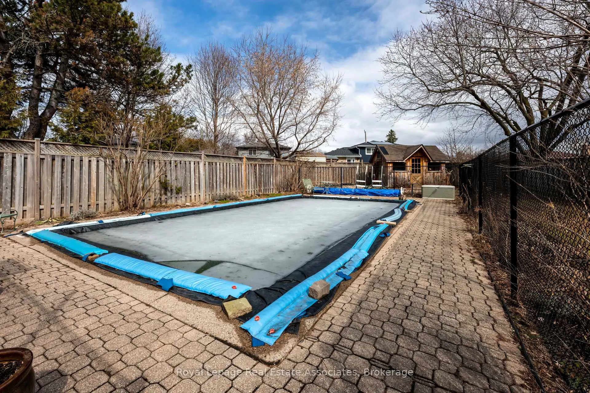 Photo 44 of 55 Eleanor Crescent, Halton Hills, Georgetown — HOMEH