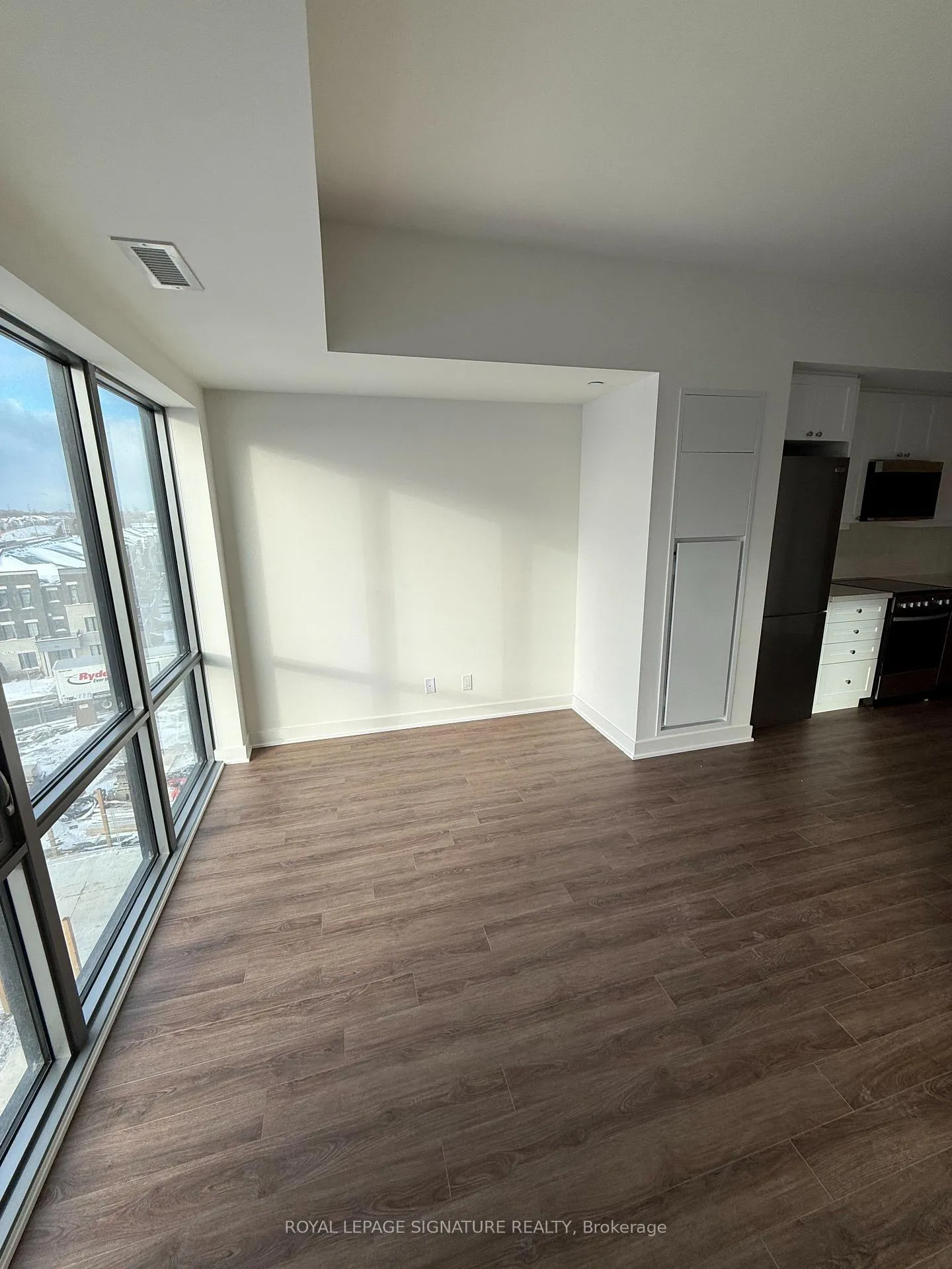 Photo 5 of Unit 527, 51 Clarington Boulevard, Clarington, Bowmanville — HOMEH