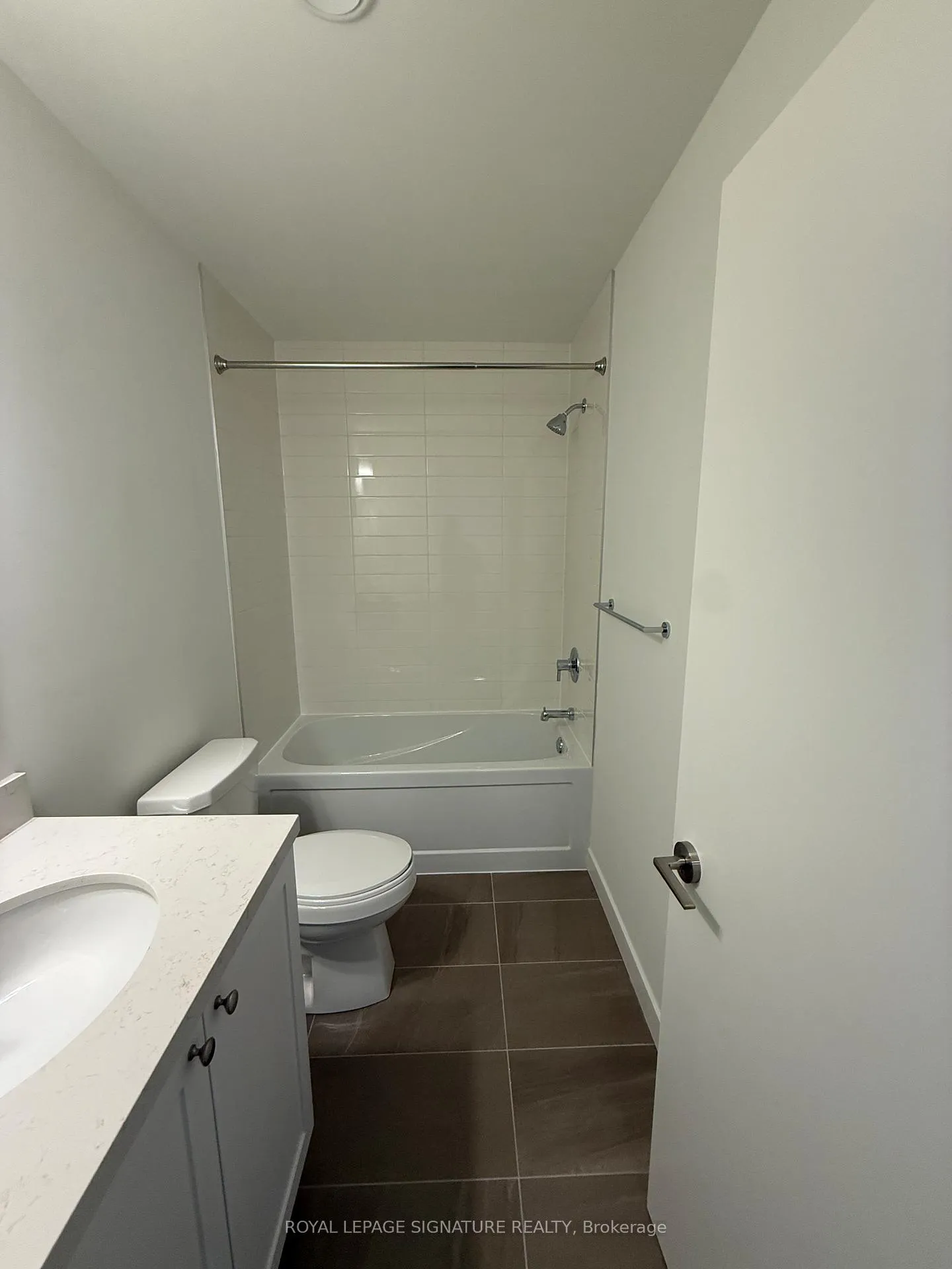 Photo 9 of Unit 527, 51 Clarington Boulevard, Clarington, Bowmanville — HOMEH