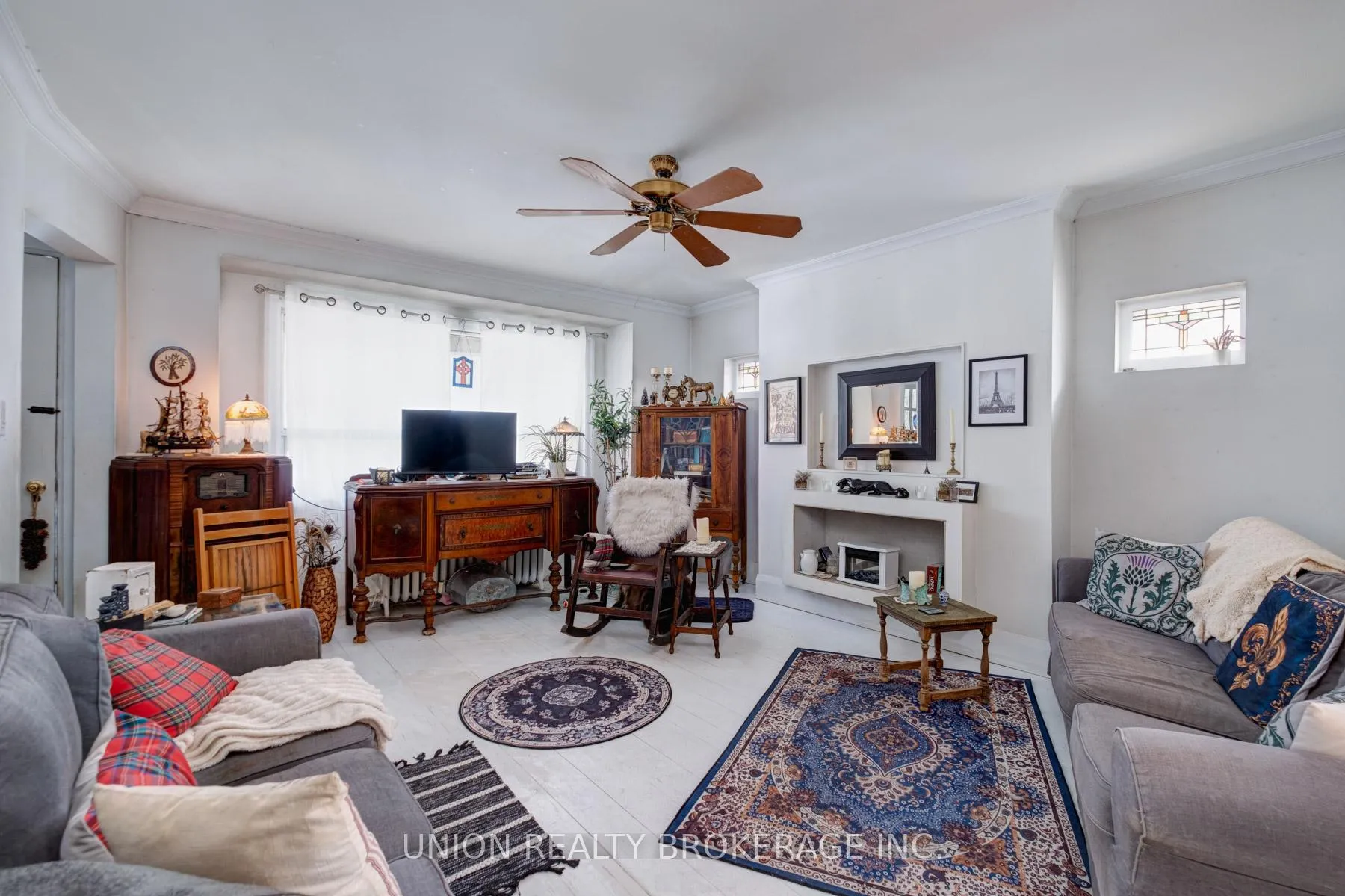 Photo 2 of 40 Glen Manor Drive, Toronto, The Beaches — HOMEH