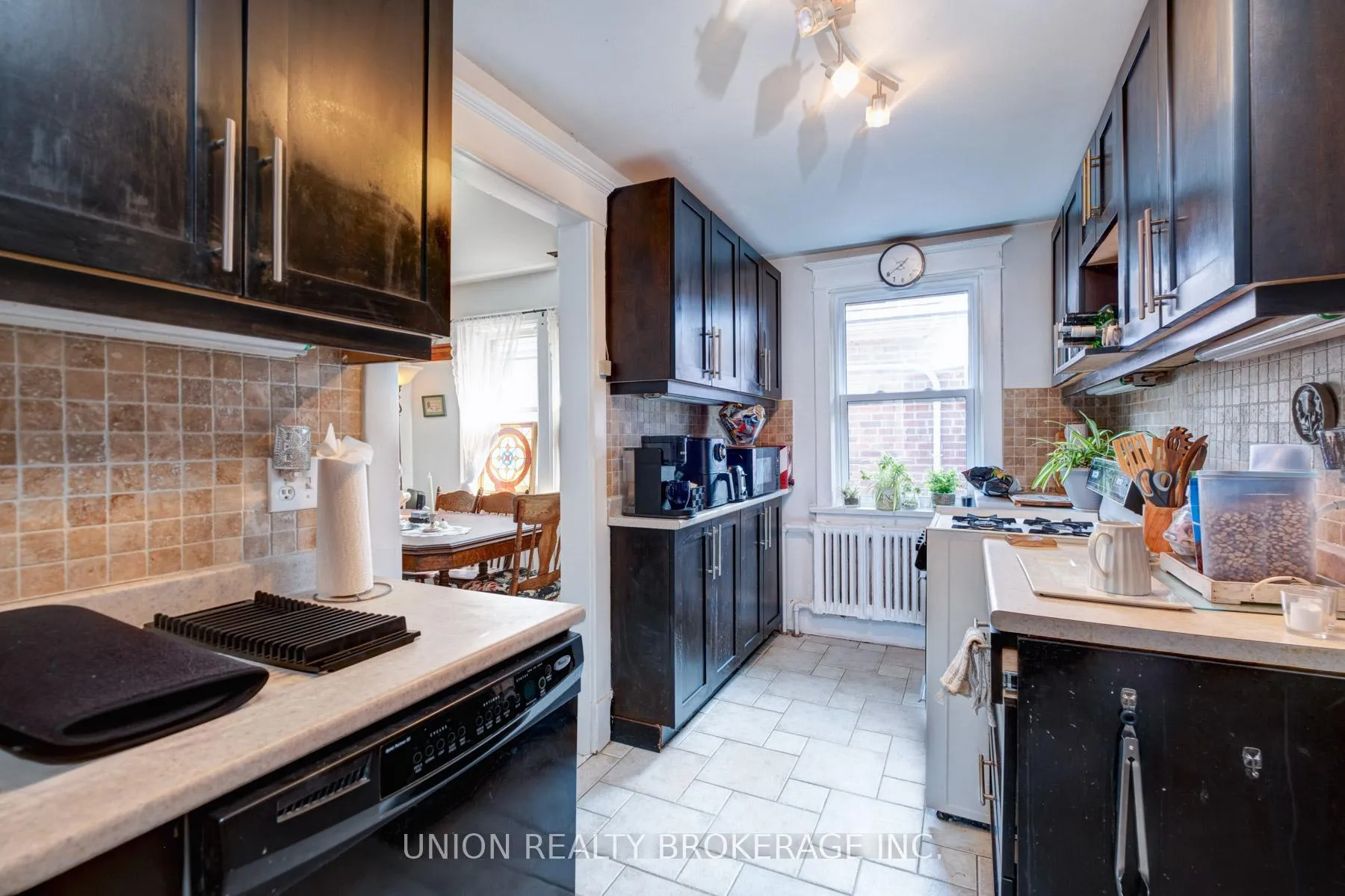 Photo 5 of 40 Glen Manor Drive, Toronto, The Beaches — HOMEH