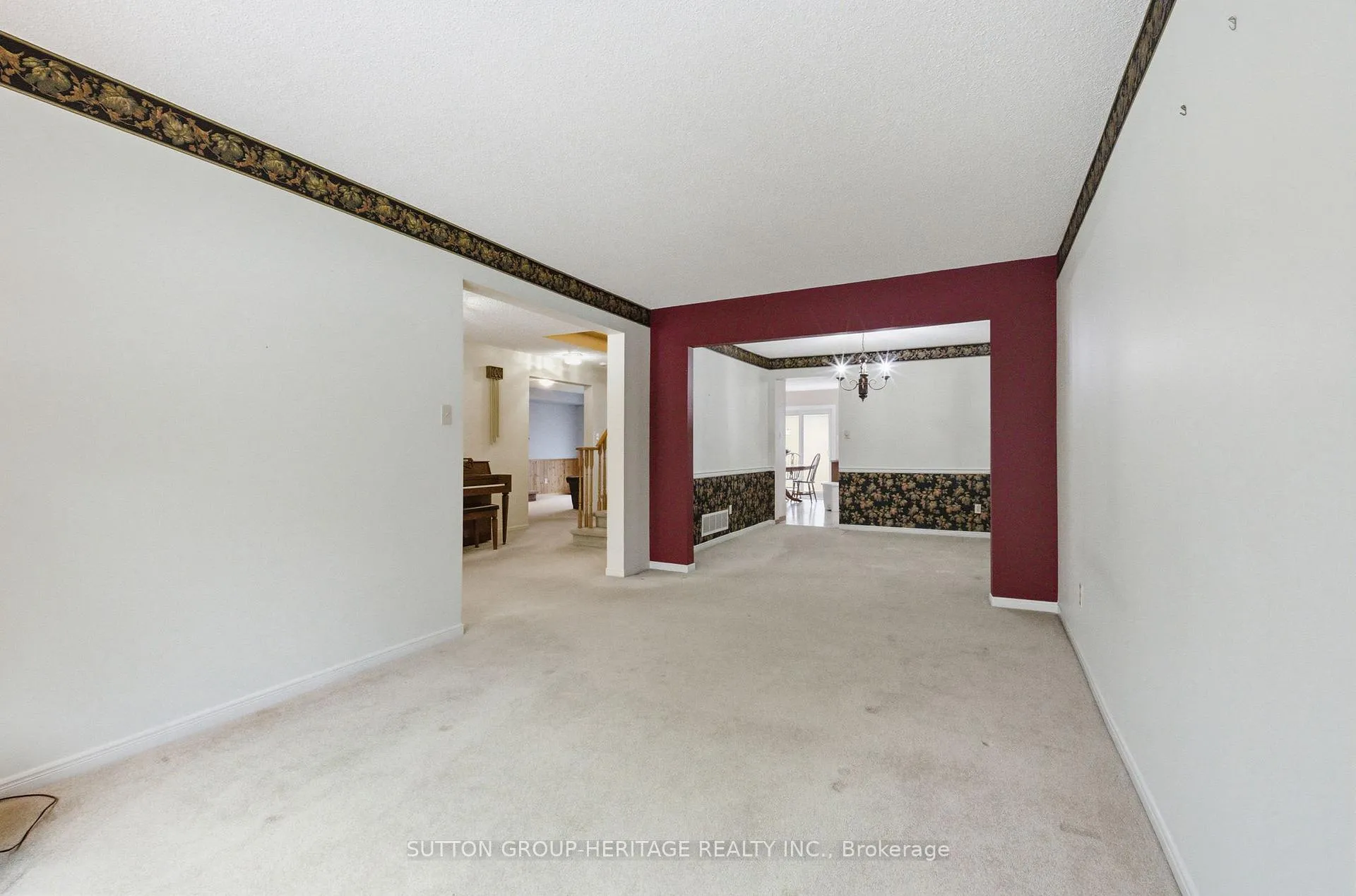 Photo 7 of 19 Sawyer Crescent, Markham, Markham Village — HOMEH