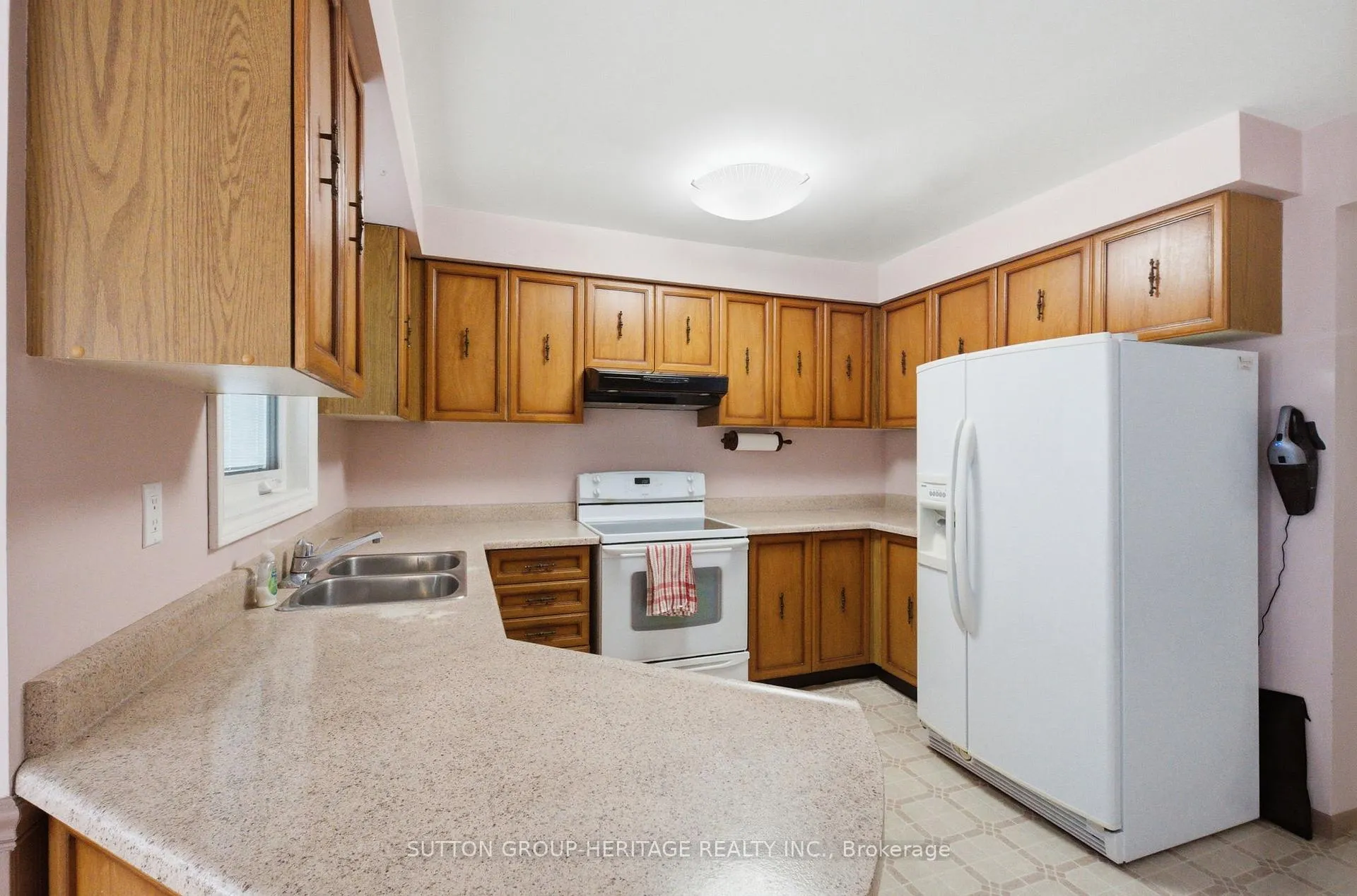Photo 16 of 19 Sawyer Crescent, Markham, Markham Village — HOMEH