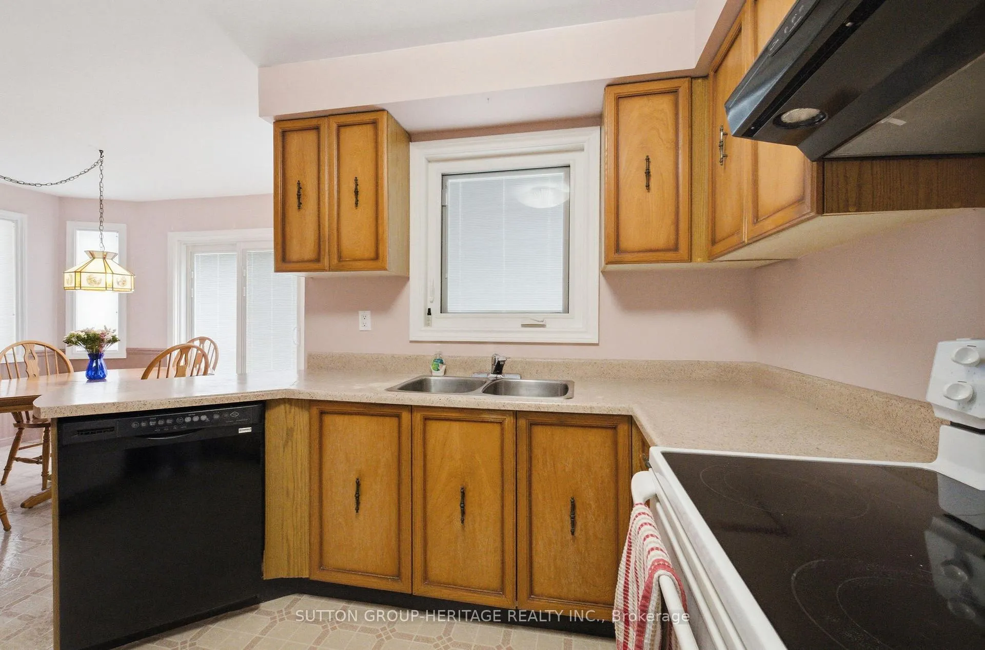 Photo 18 of 19 Sawyer Crescent, Markham, Markham Village — HOMEH