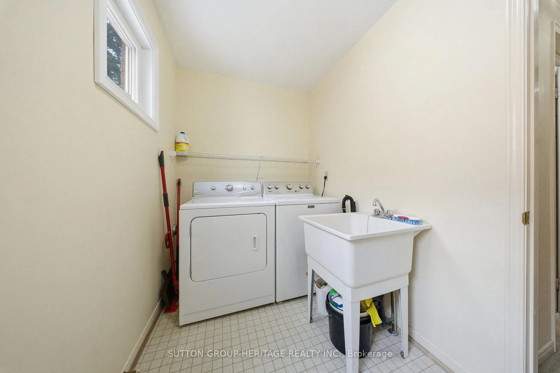 Photo 21 of 19 Sawyer Crescent, Markham, Markham Village — HOMEH