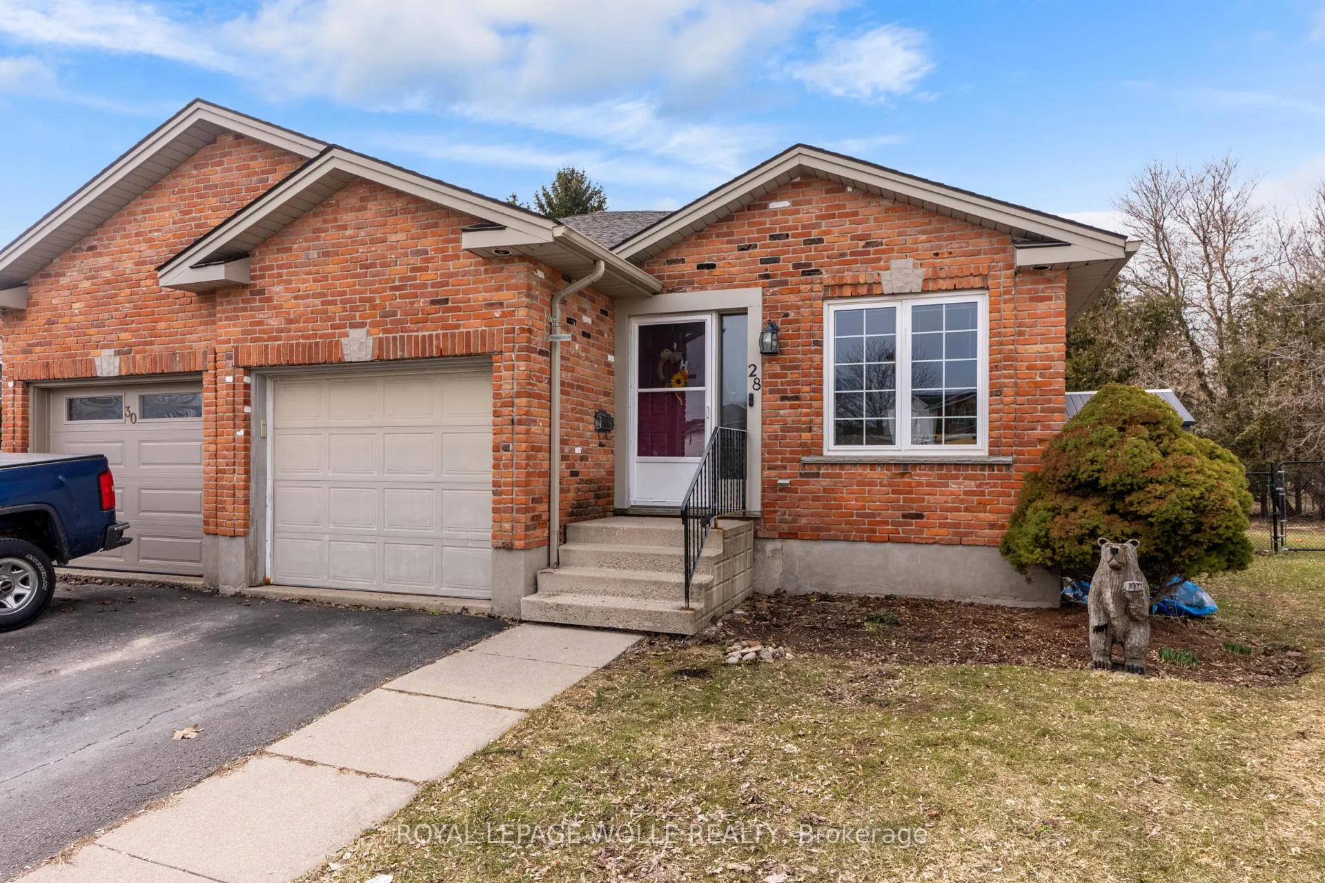 Photo 1 of 28 Gemmell Court, Stratford — HOMEH