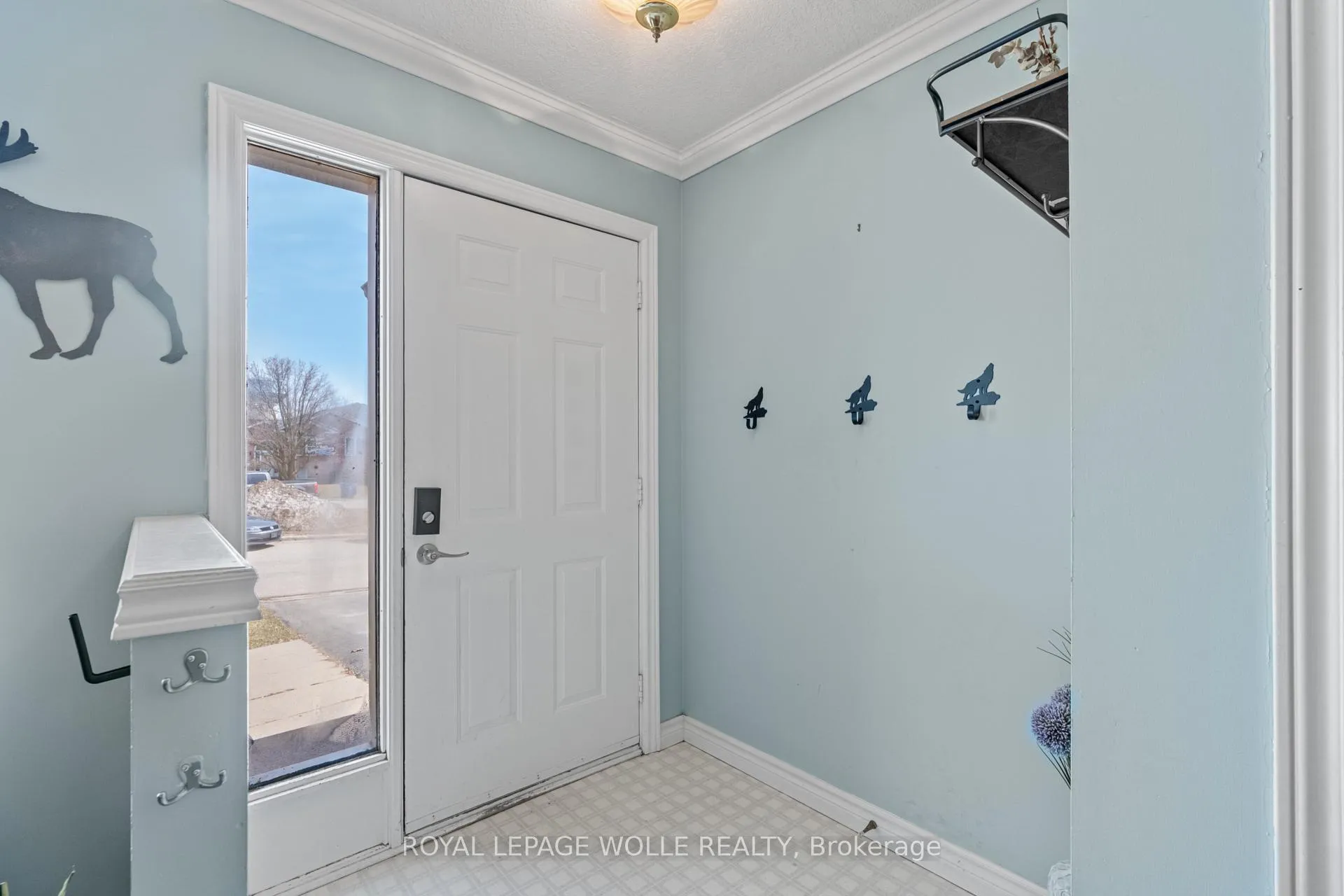 Photo 7 of 28 Gemmell Court, Stratford — HOMEH