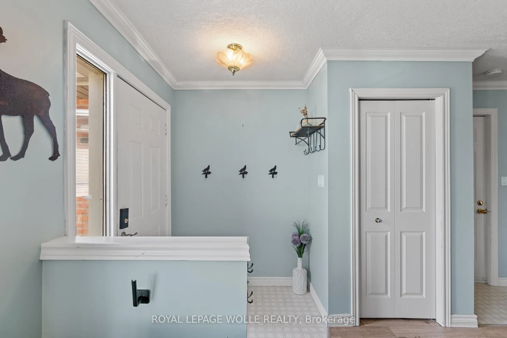Photo 8 of 28 Gemmell Court, Stratford — HOMEH