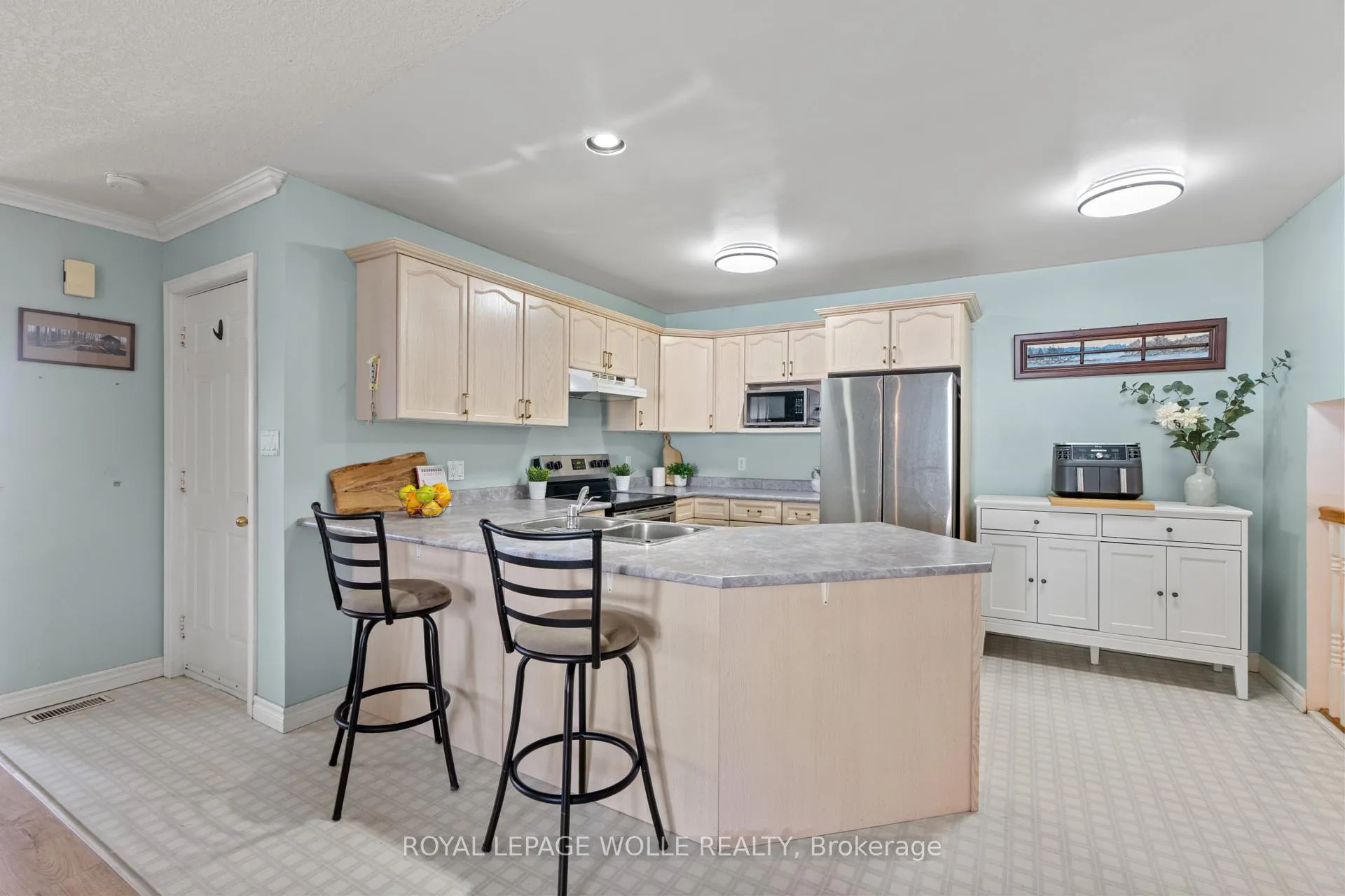 Photo 15 of 28 Gemmell Court, Stratford — HOMEH