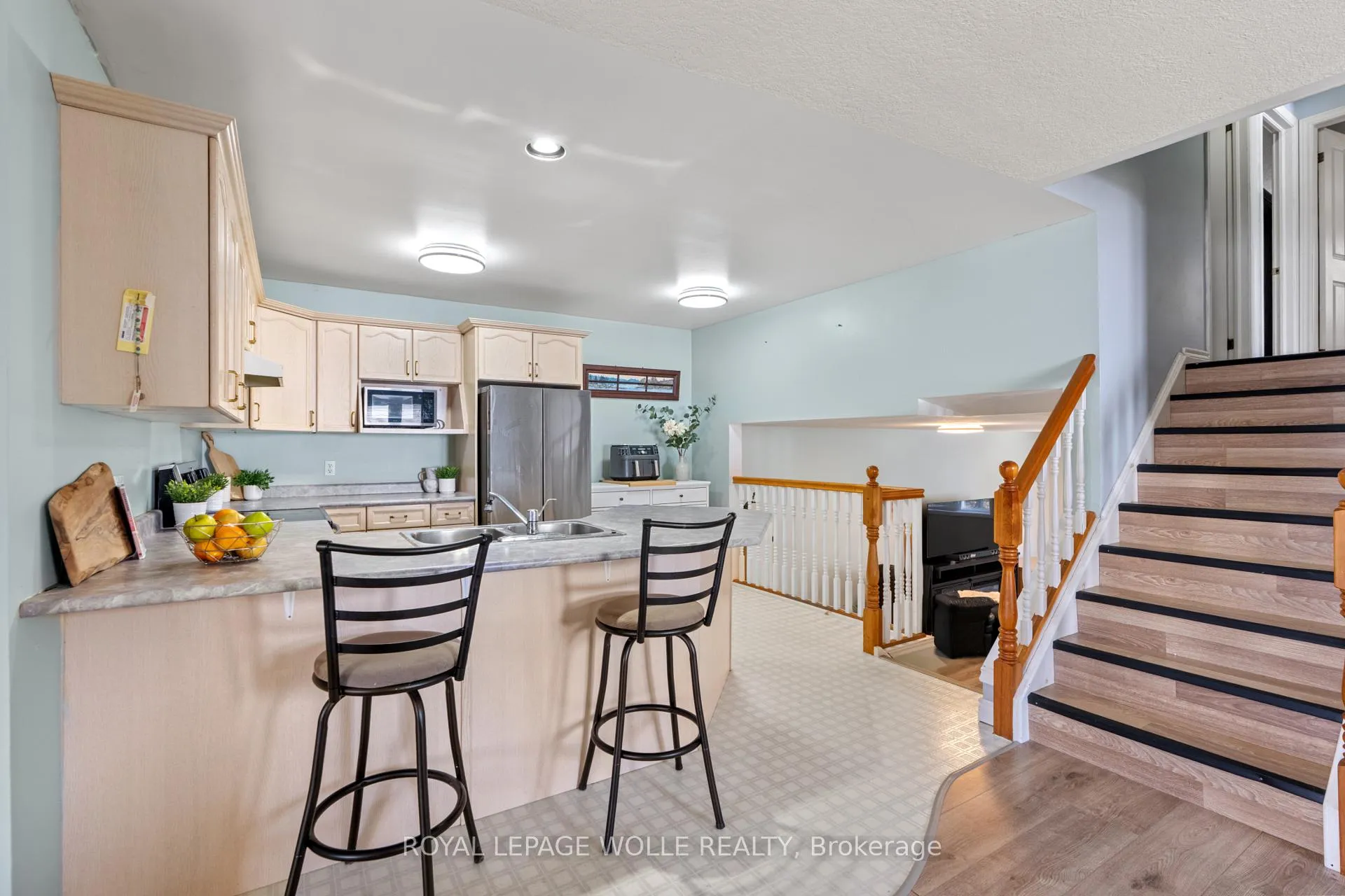 Photo 16 of 28 Gemmell Court, Stratford — HOMEH