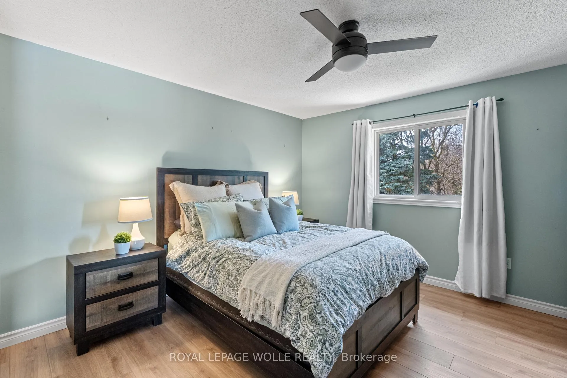 Photo 23 of 28 Gemmell Court, Stratford — HOMEH