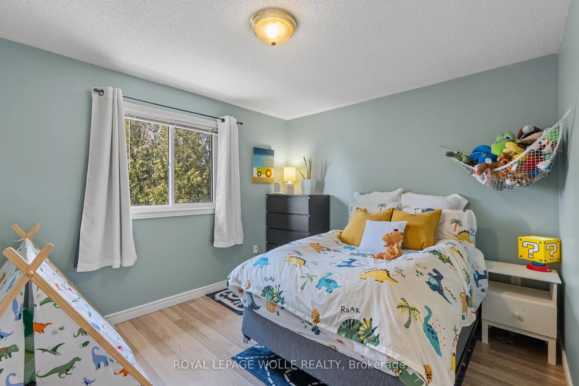 Photo 26 of 28 Gemmell Court, Stratford — HOMEH