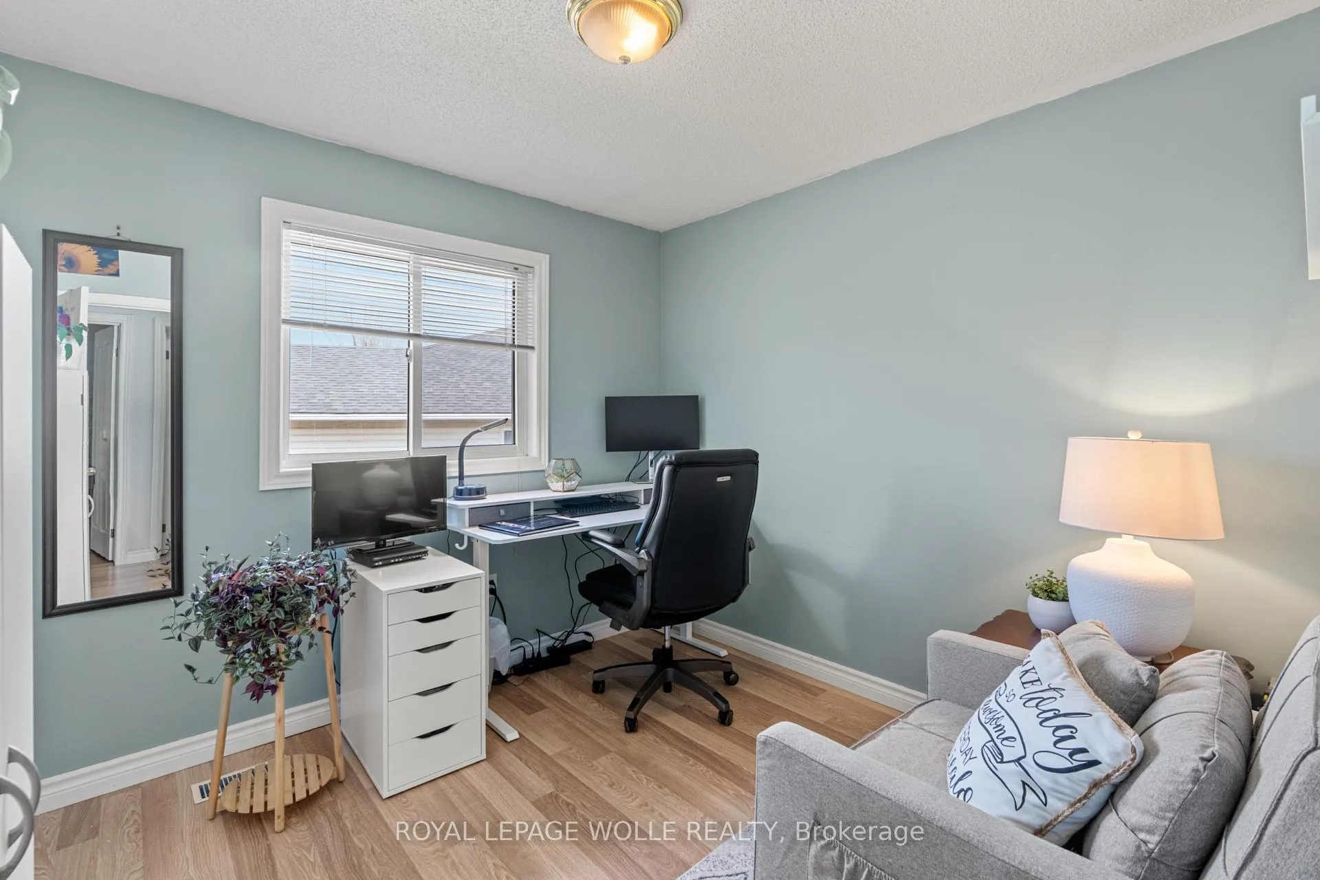 Photo 29 of 28 Gemmell Court, Stratford — HOMEH